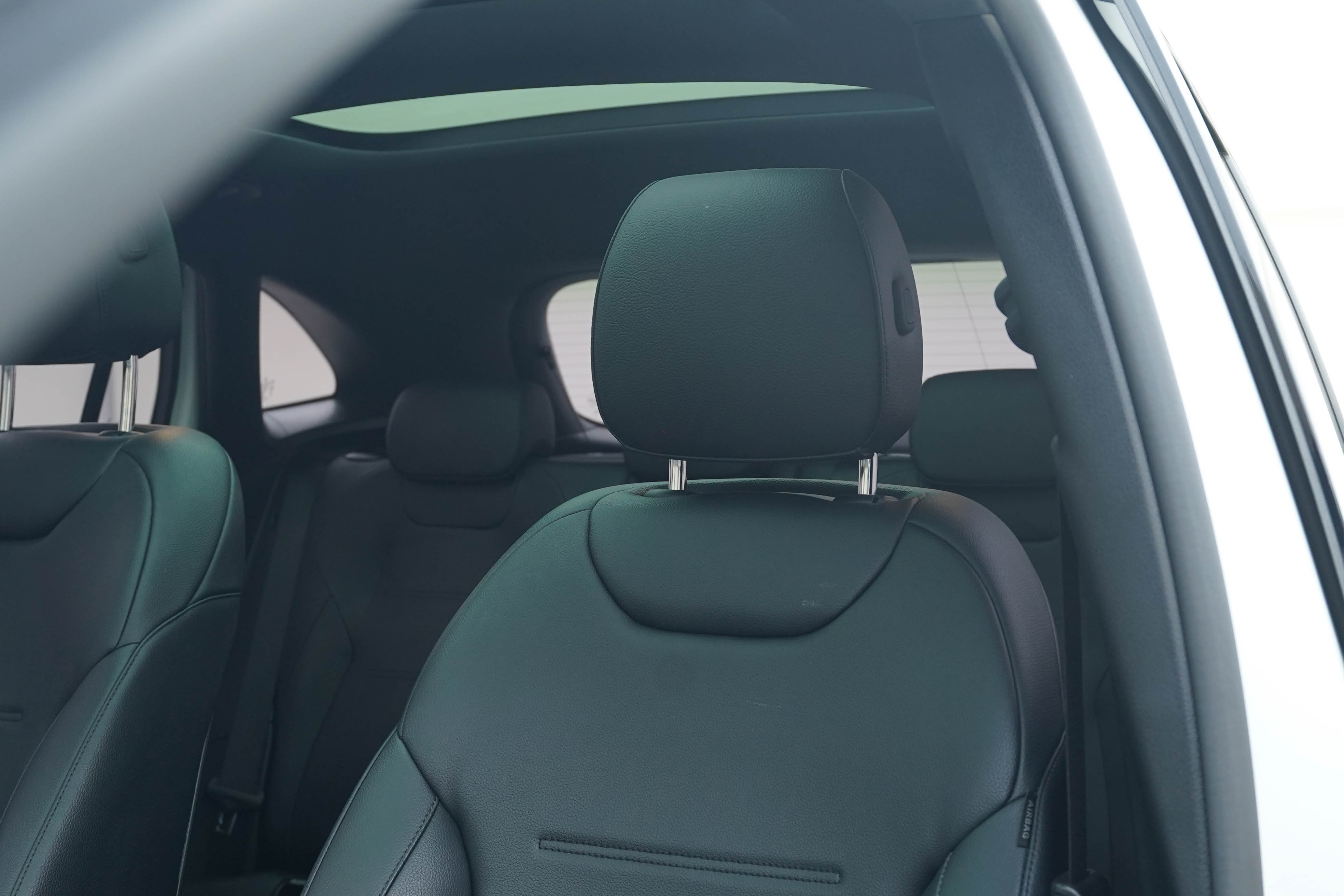 Mercedes-Benz GLA Class 2022 car image #15