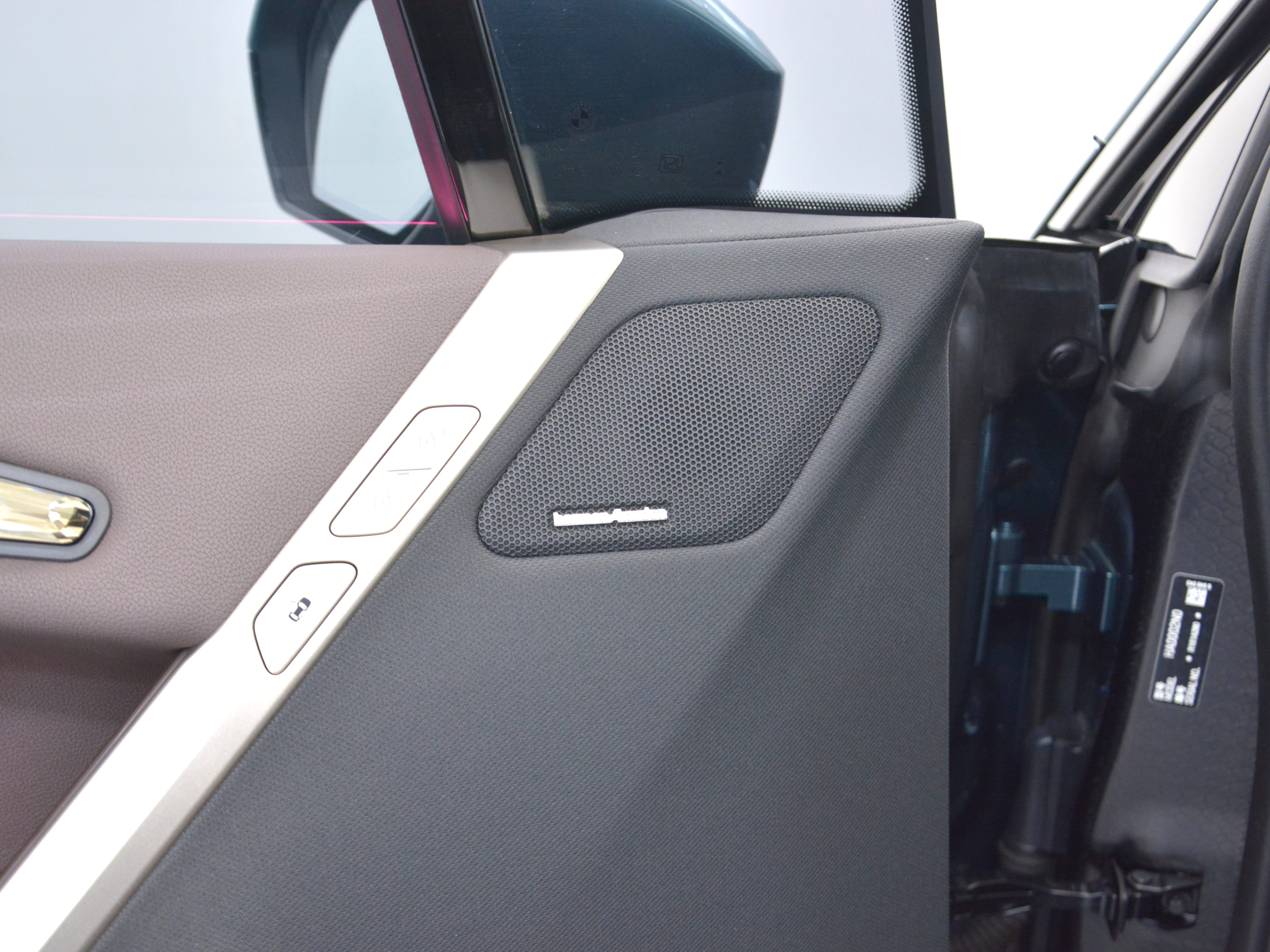 BMW iX 2023 #15 BMW iX 2023 car image #15