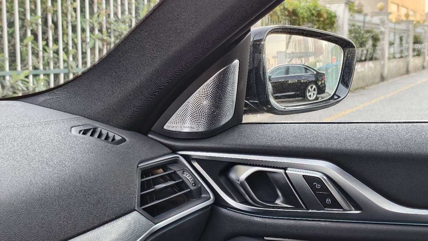 BMW i4 2023 #15 BMW i4 2023 car image #15