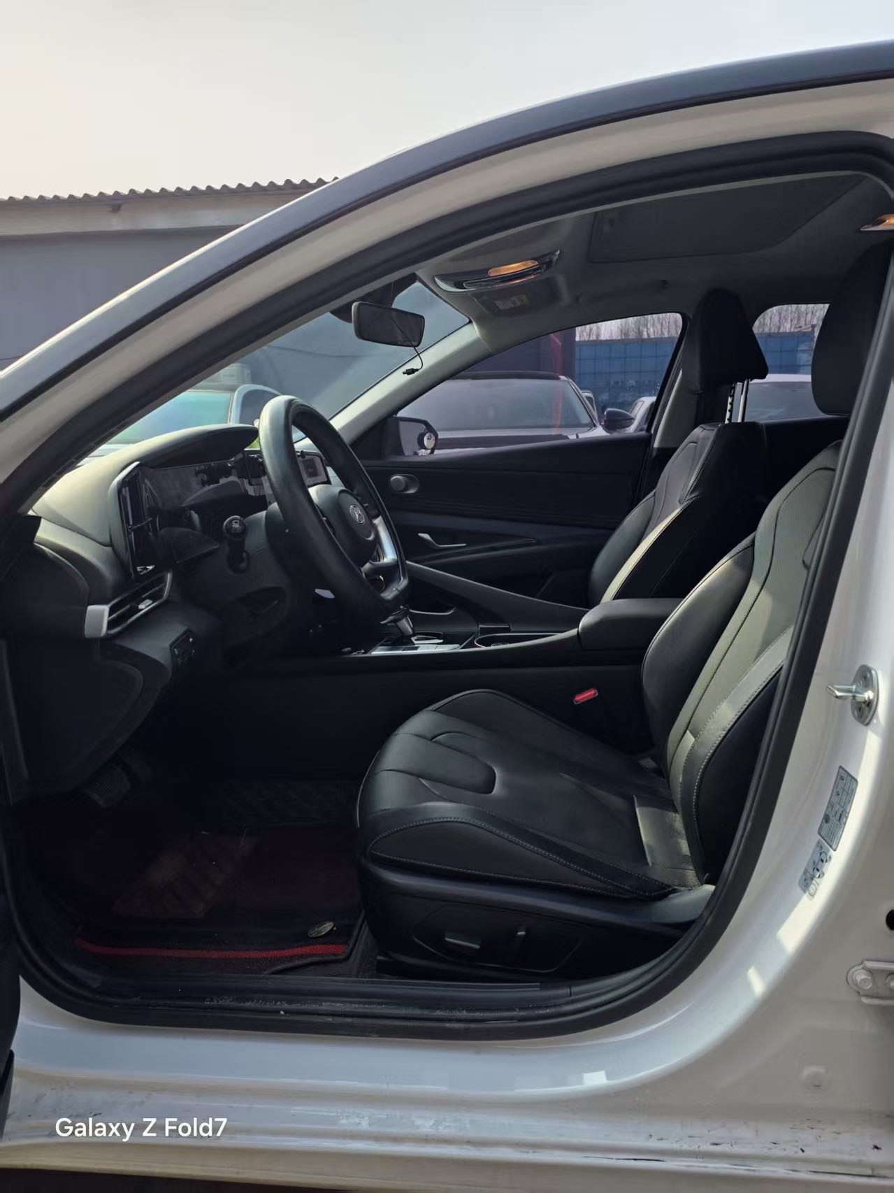 Hyundai Elantra 2023 imagen de coche #15