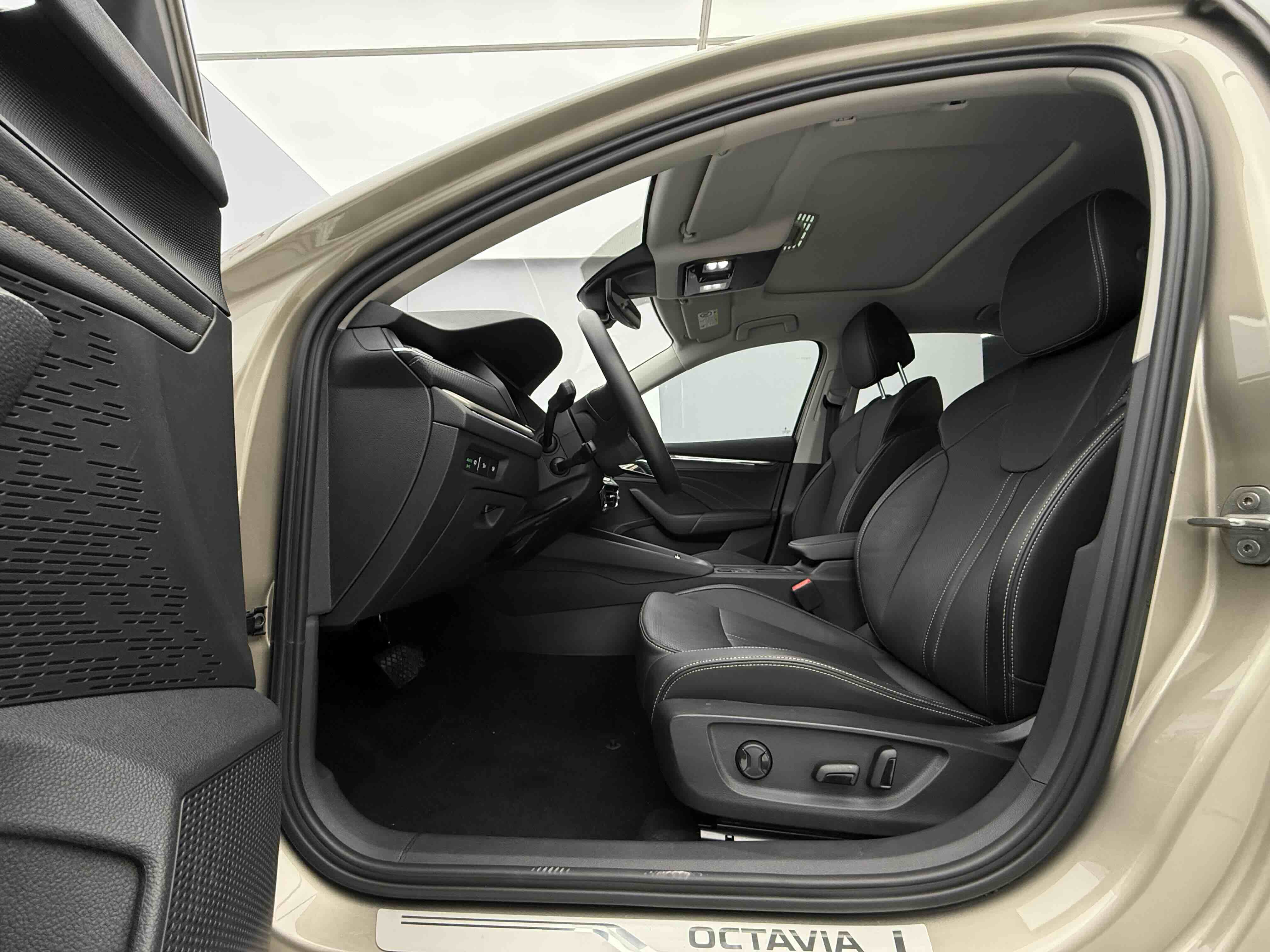 Skoda Octavia 2022 #15 Skoda Octavia 2022 car image #15
