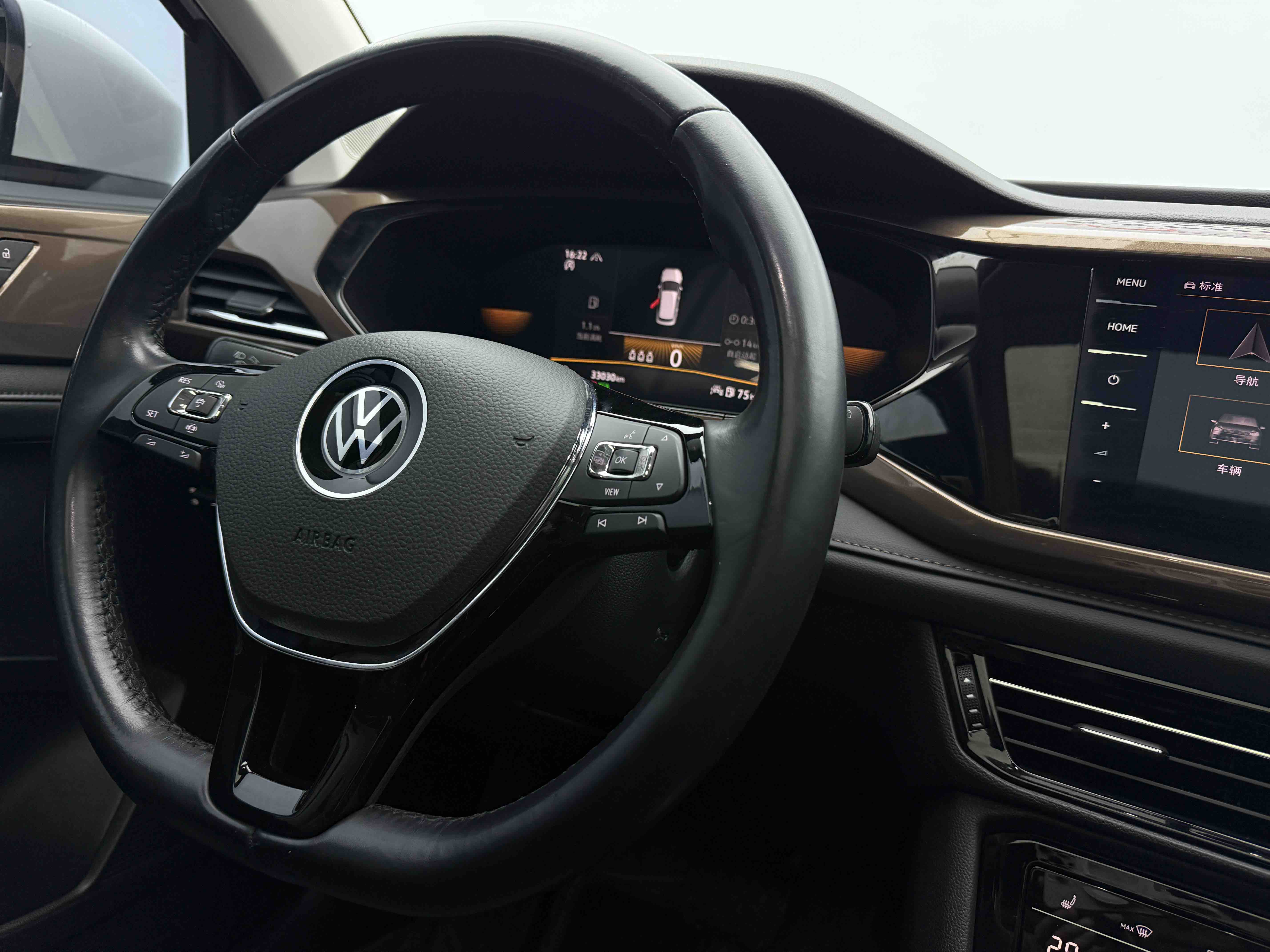 Volkswagen Tharu 2022 immagine di auto #15