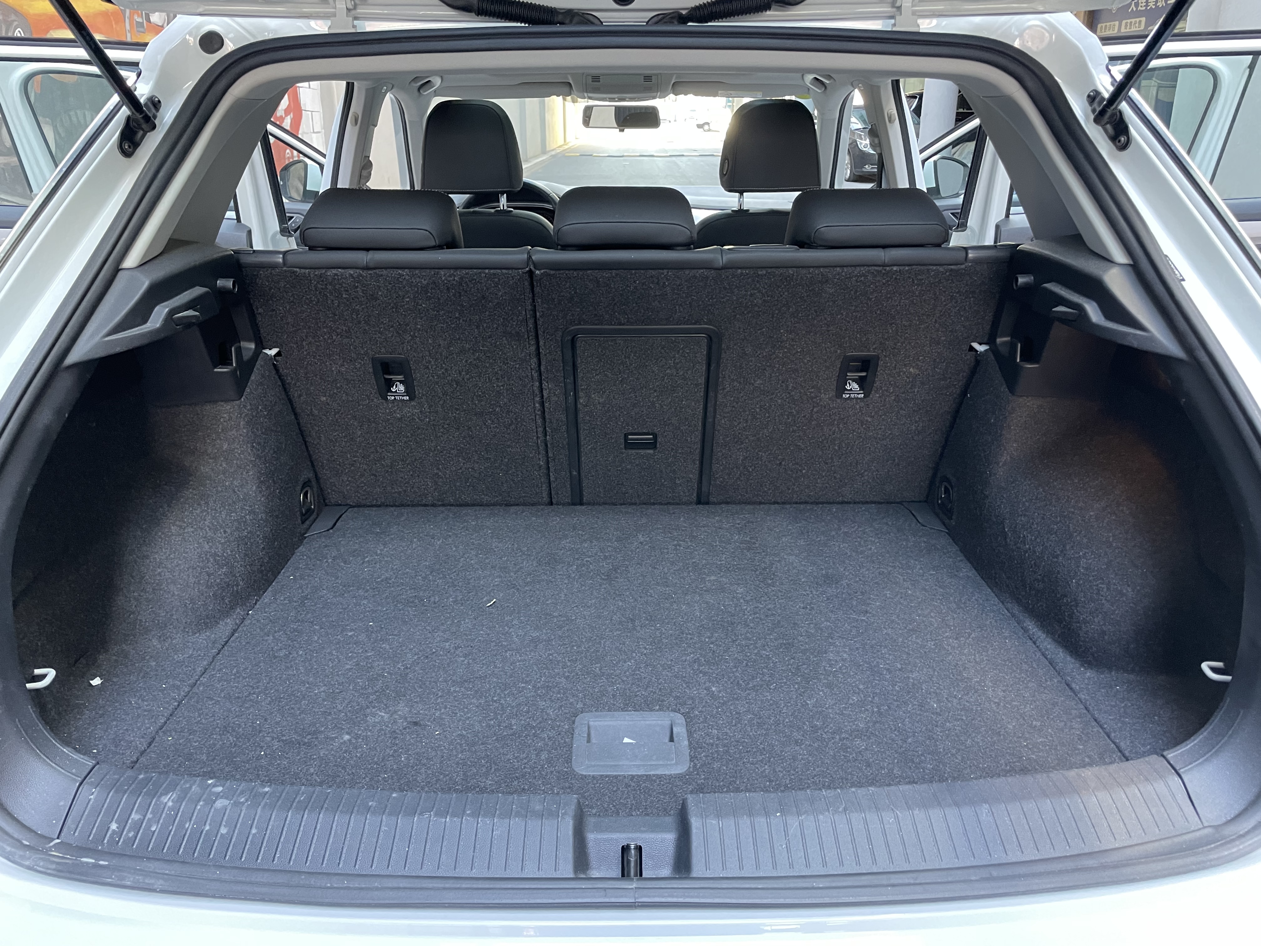 Volkswagen T-Roc 2022 car image #15