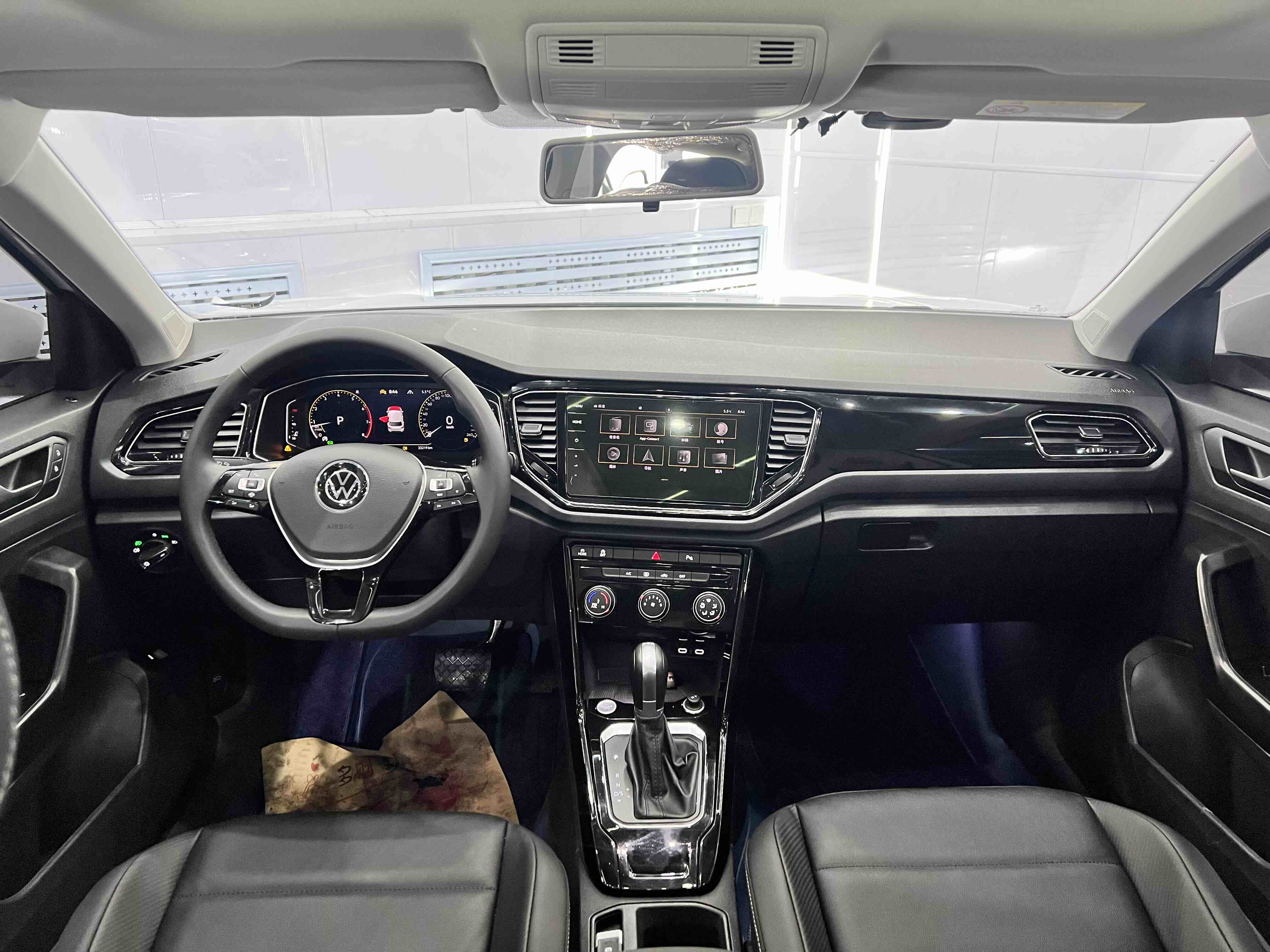 Volkswagen T-Roc 2022 #15 Volkswagen T-Roc 2022 car image #15