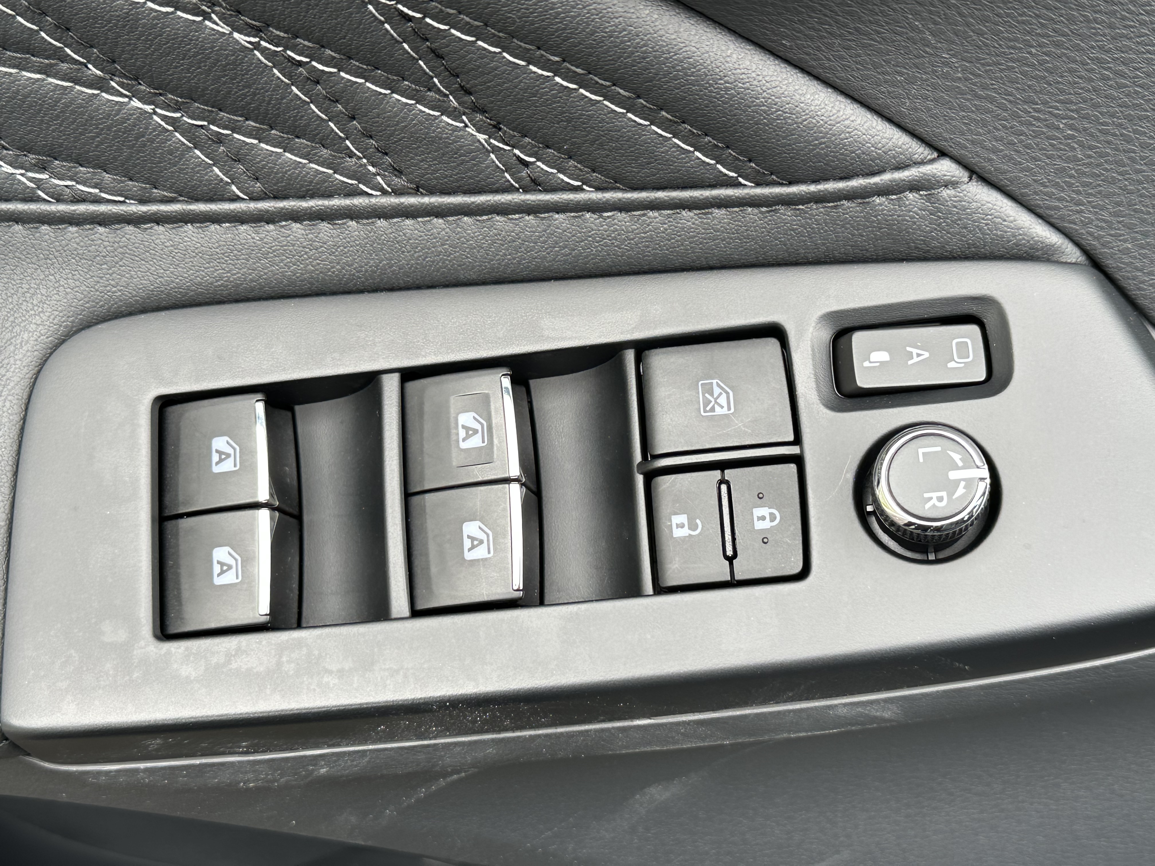 Toyota Avalon 2023 car image #15