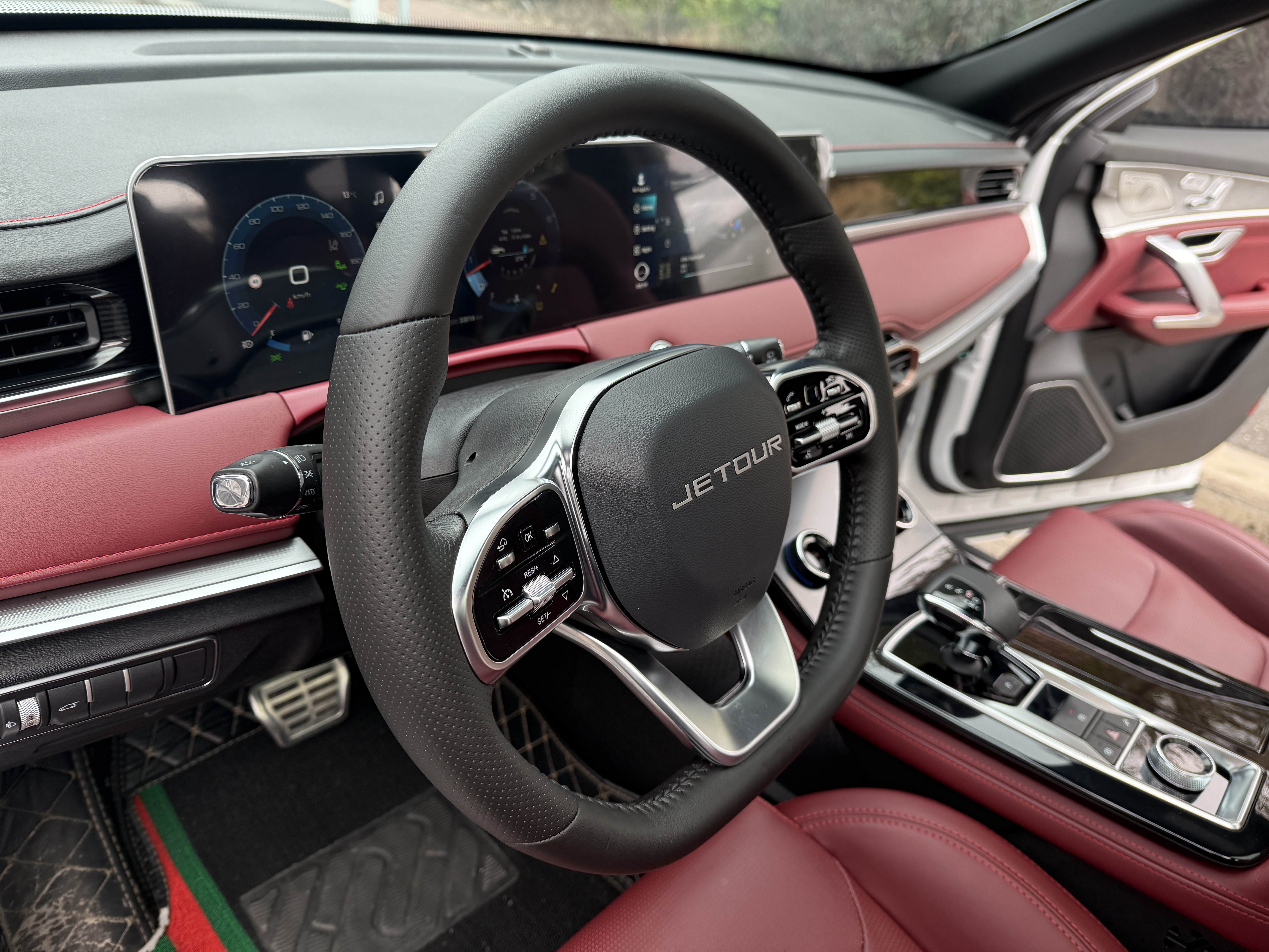 Jetour X70 PLUS 2023 car image #15