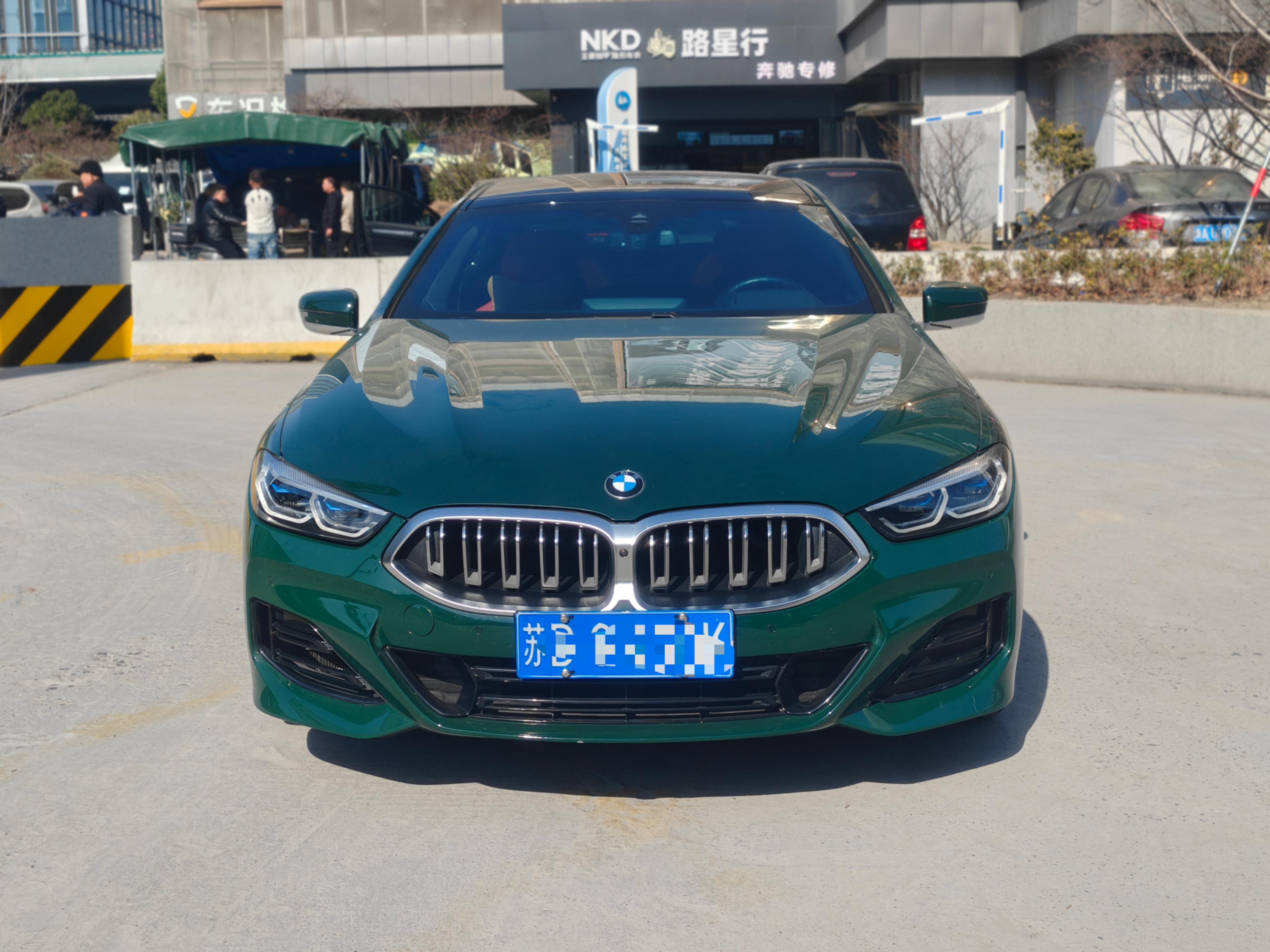 BMW 8 Series 2023 car image #15