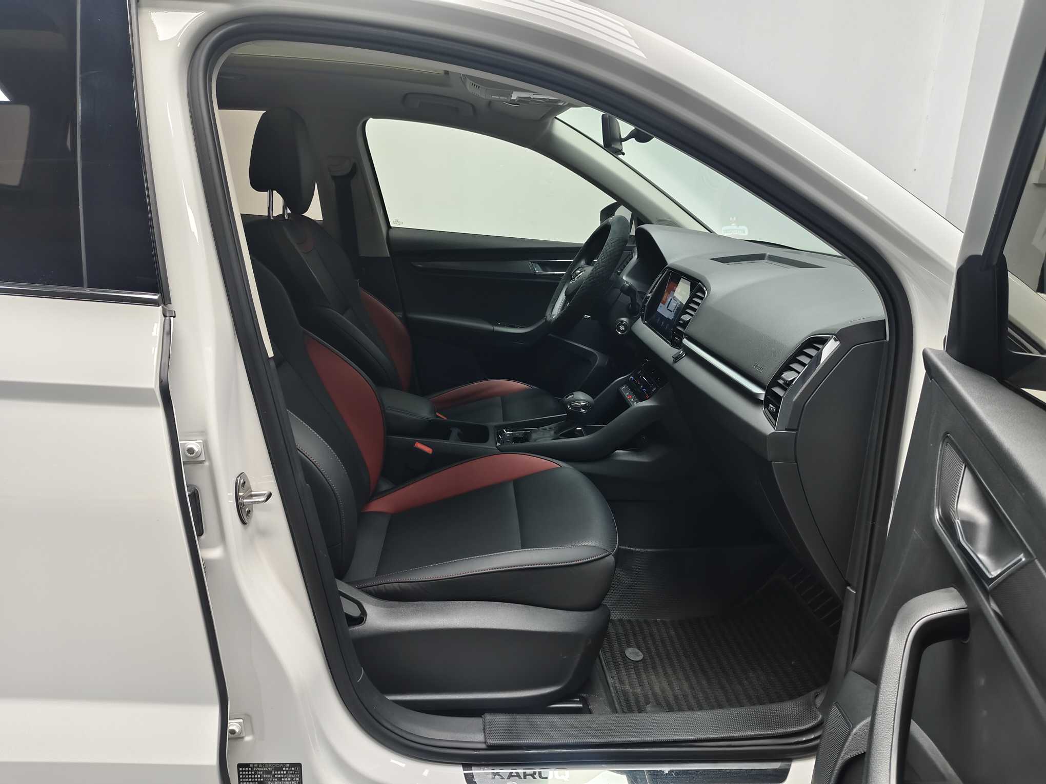 Skoda Karoq 2022 car image #15