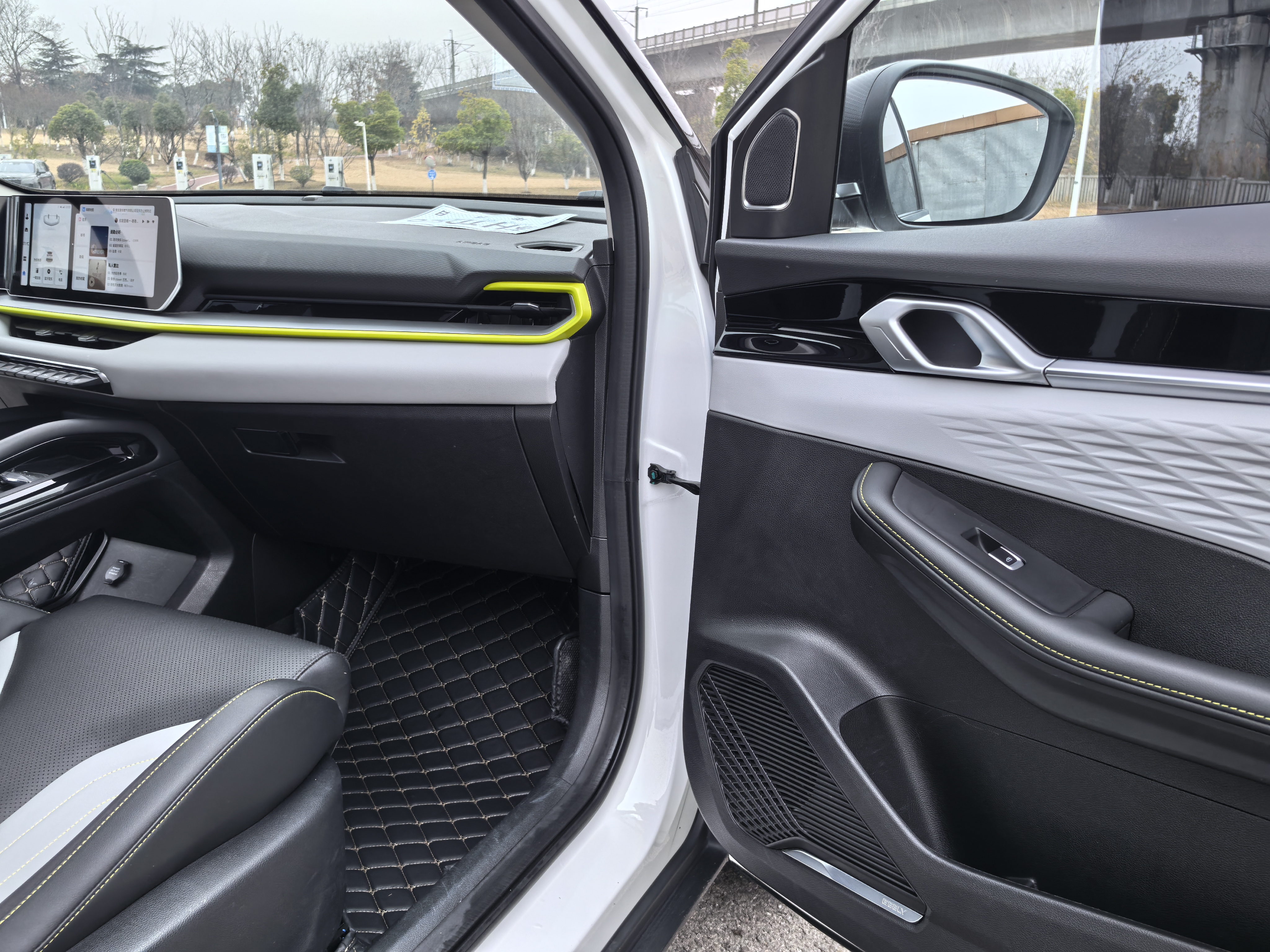 Coolray 2022 immagine di auto #15