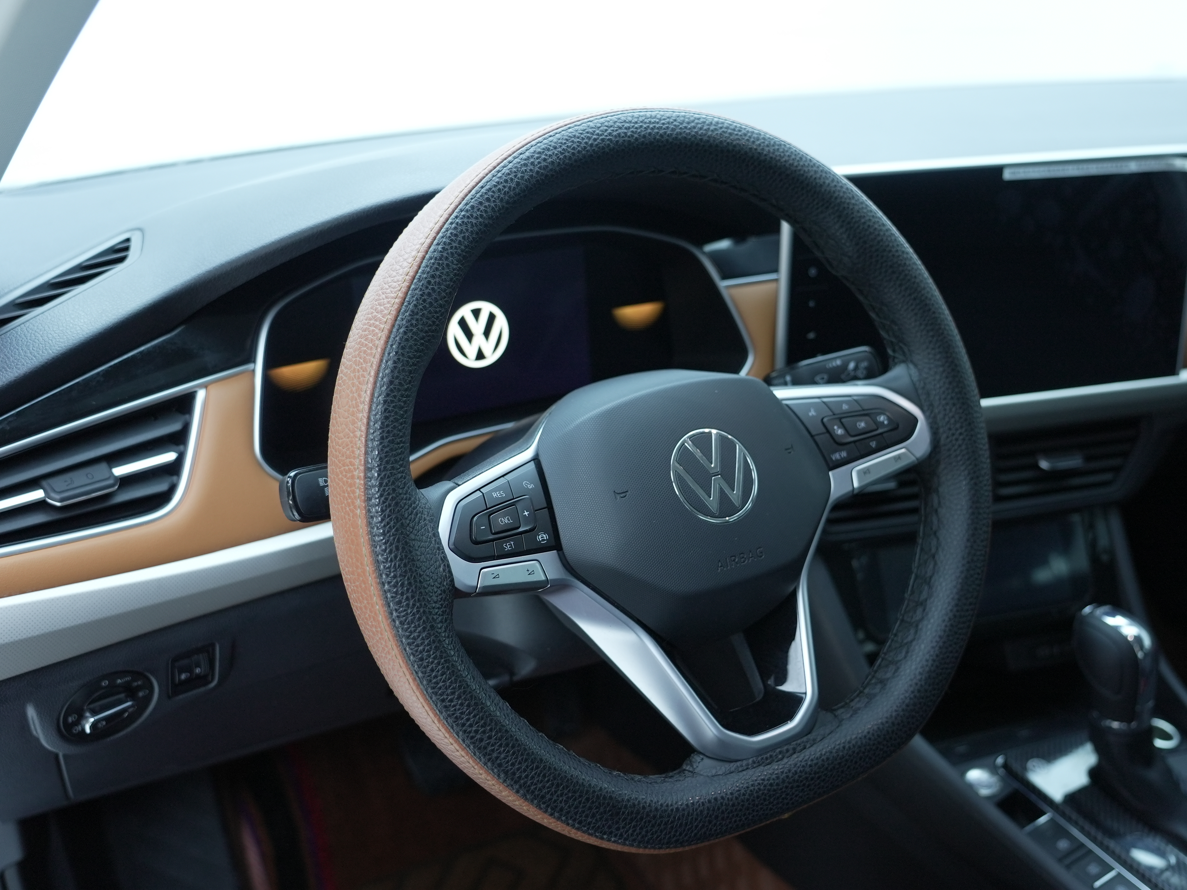 Volkswagen Bora 2024 car image #15