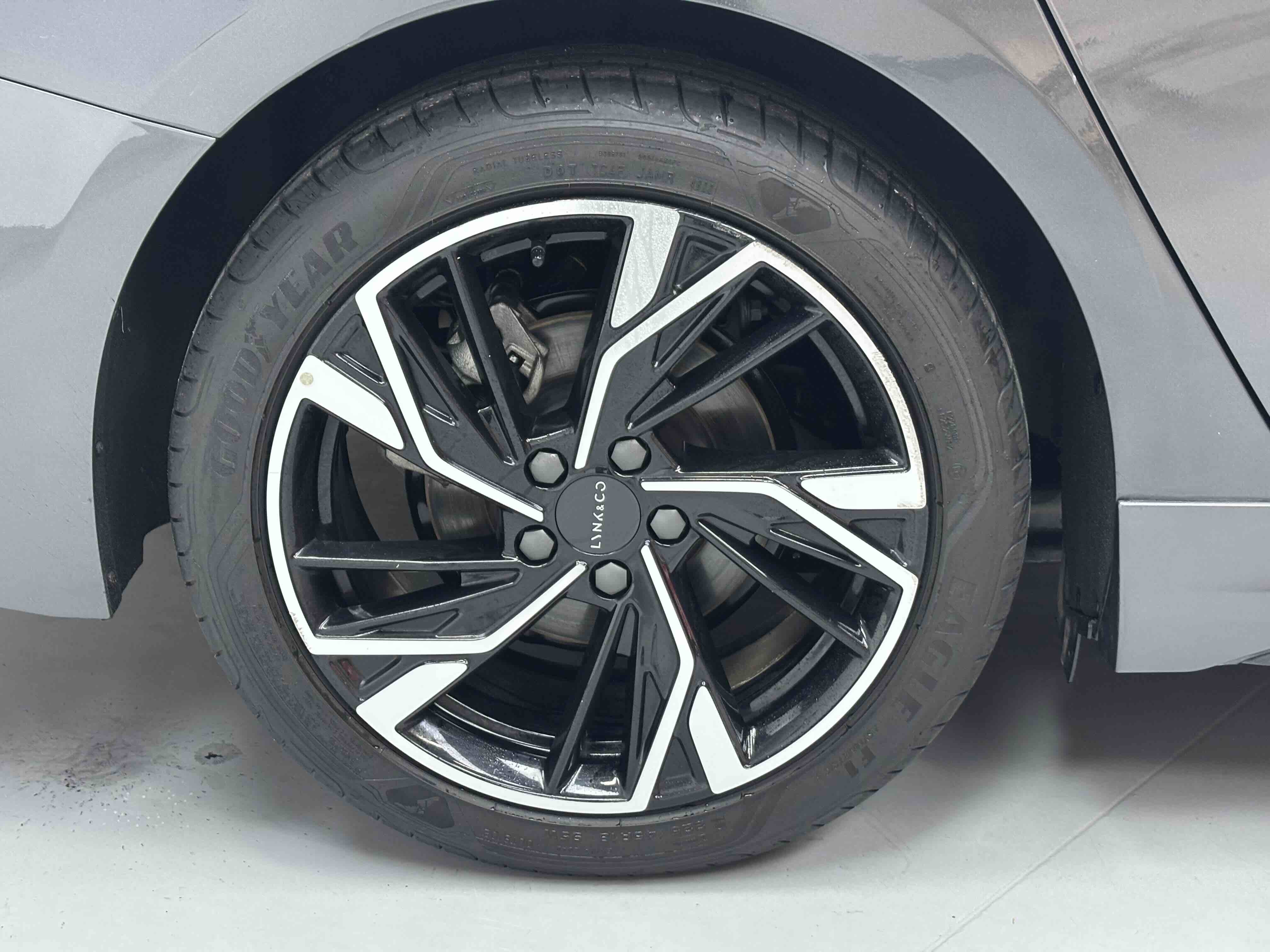 Lynk & Co 03 2023 car image #15