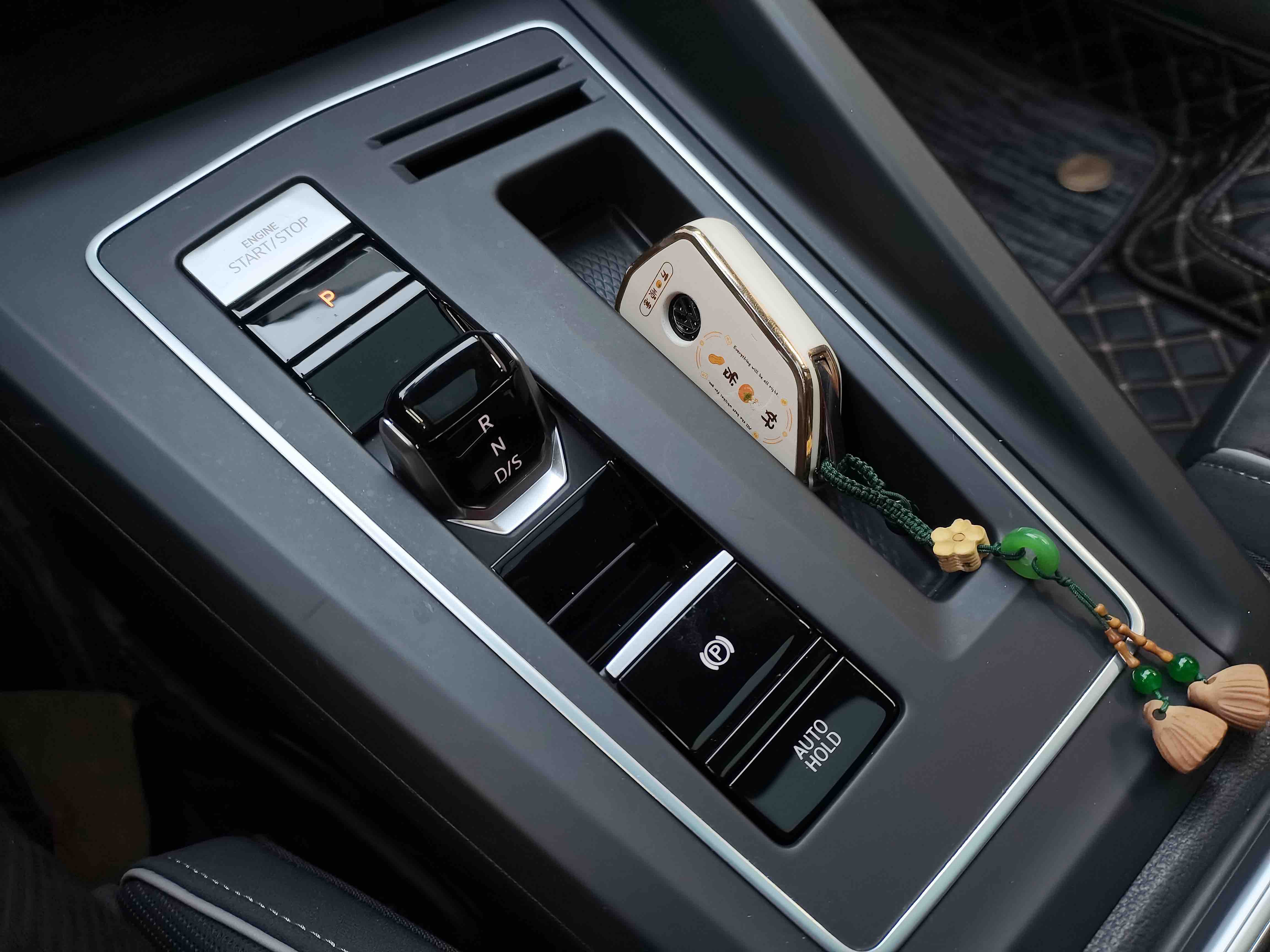 Volkswagen Golf 2023 car image #15