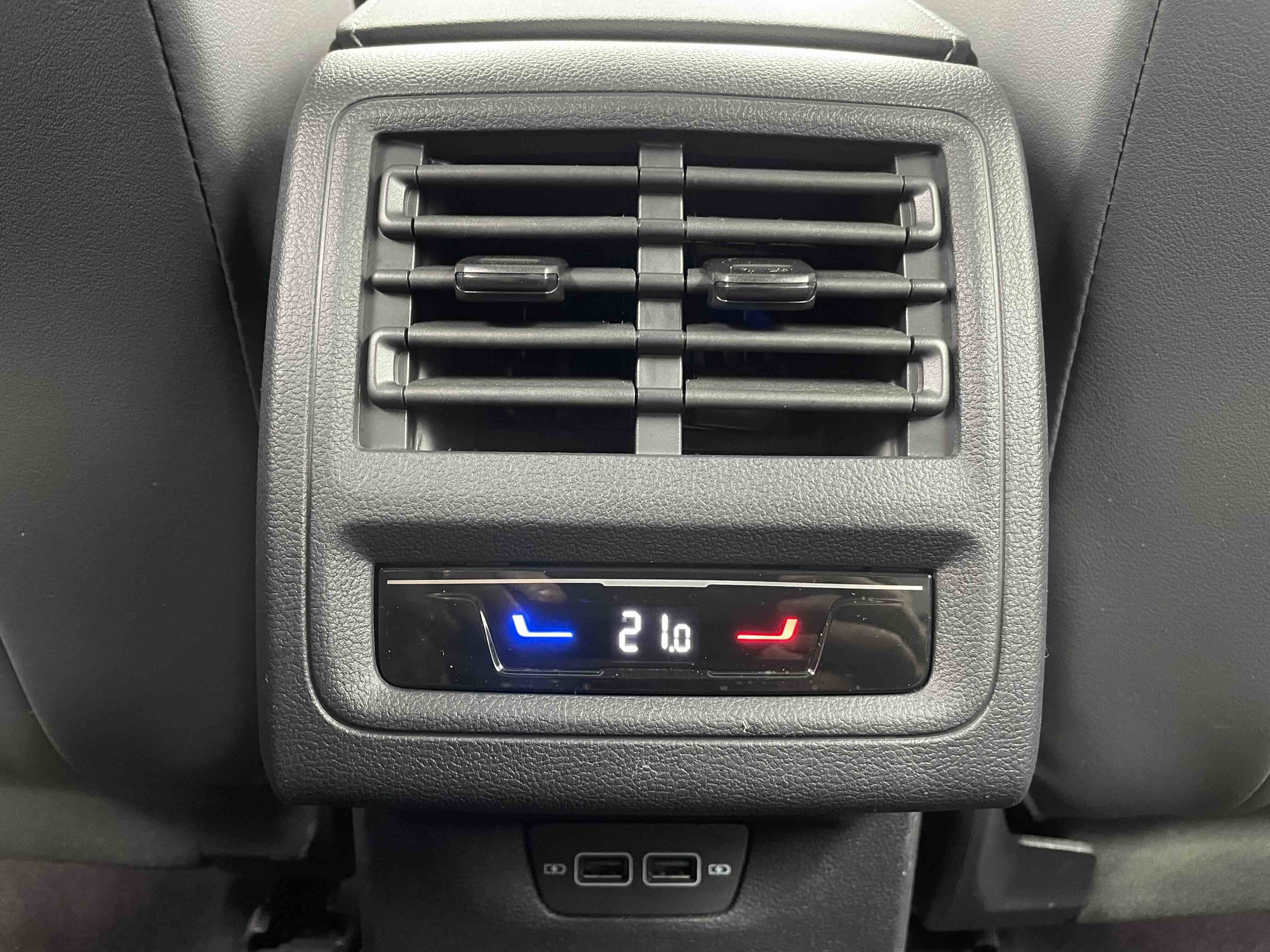 Volkswagen Golf 2023 #15 Volkswagen Golf 2023 car image #15