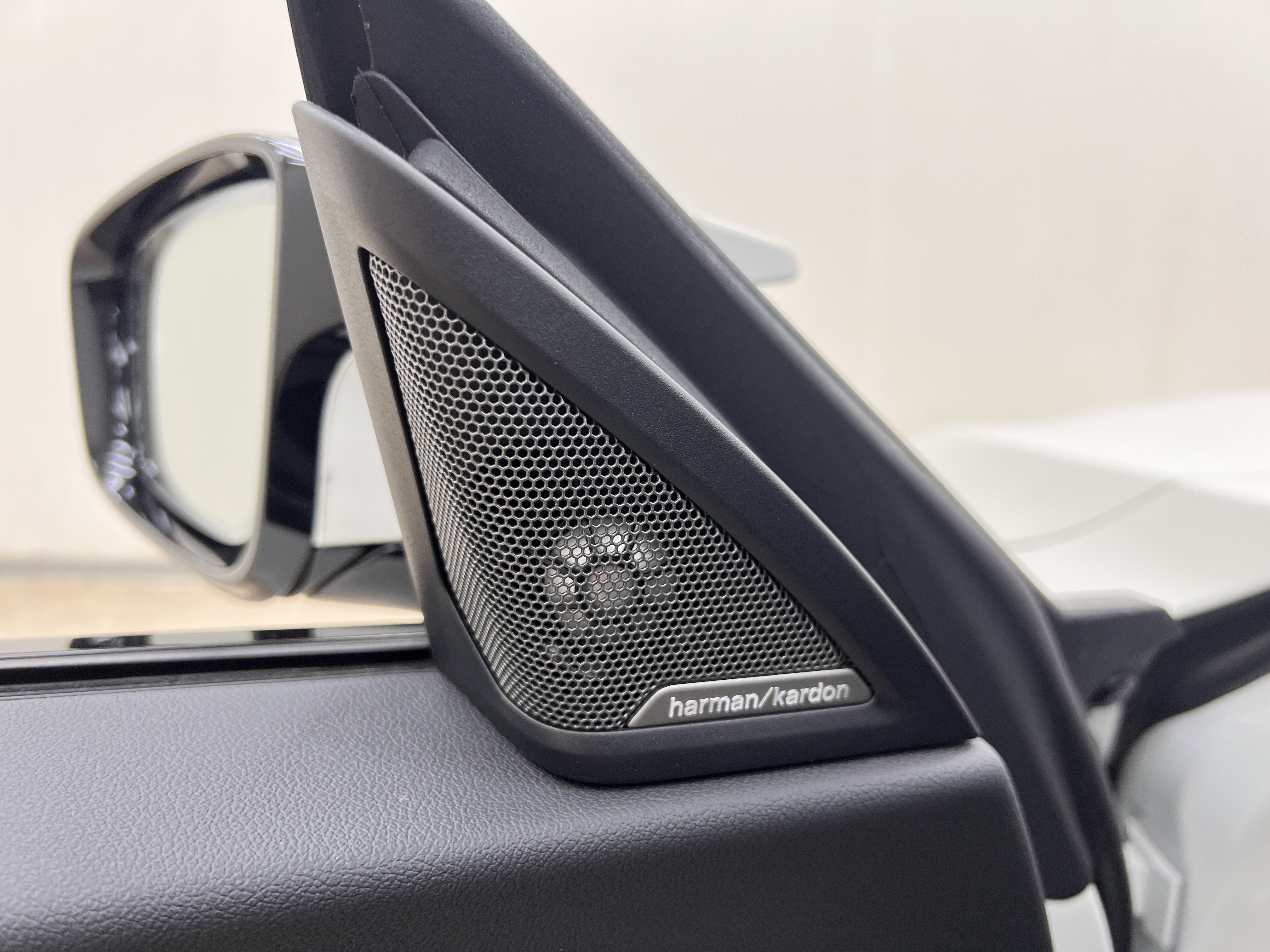 BMW M2 2023 immagine di auto #15