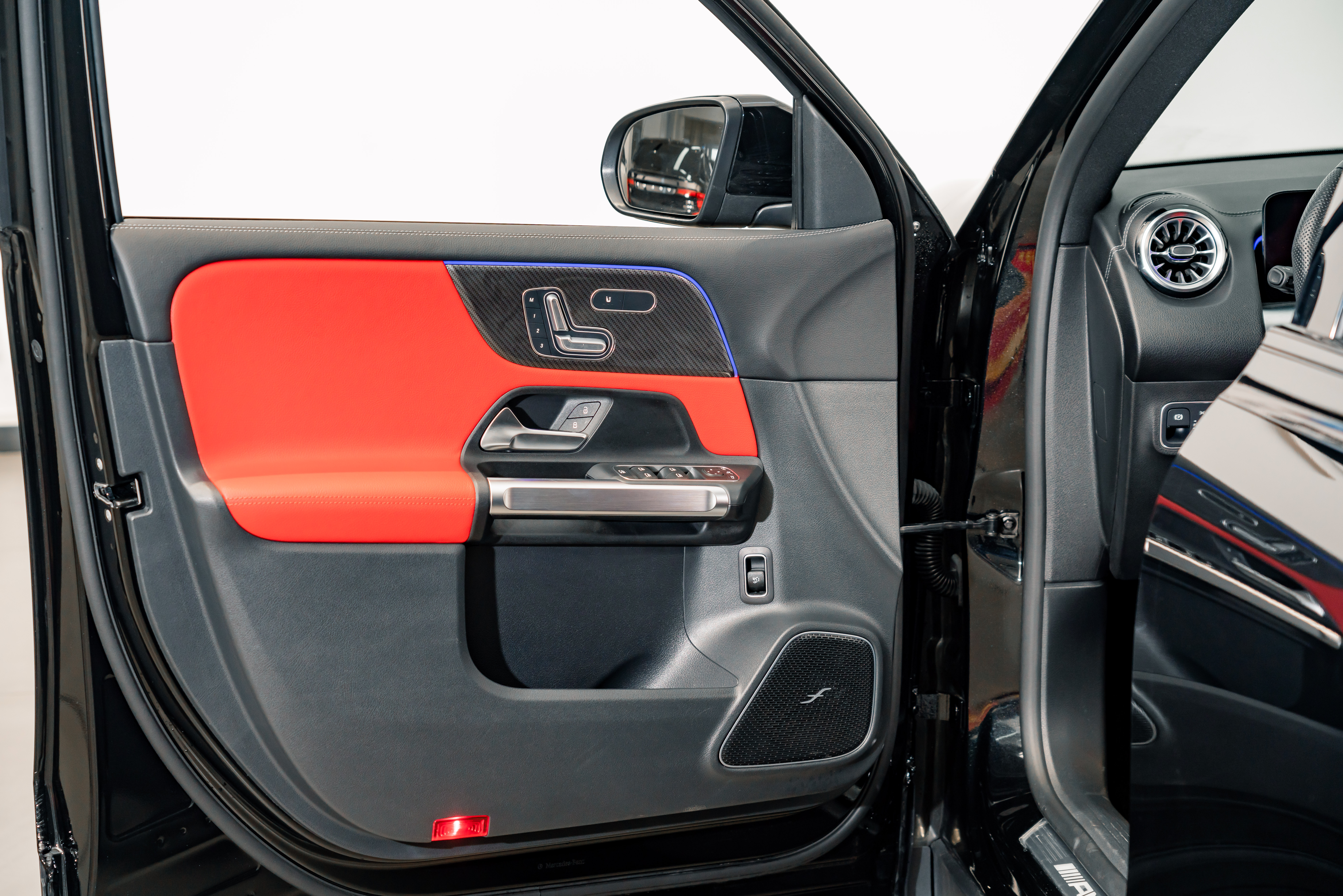 Mercedes-Benz GLB AMG 2023 car image #15