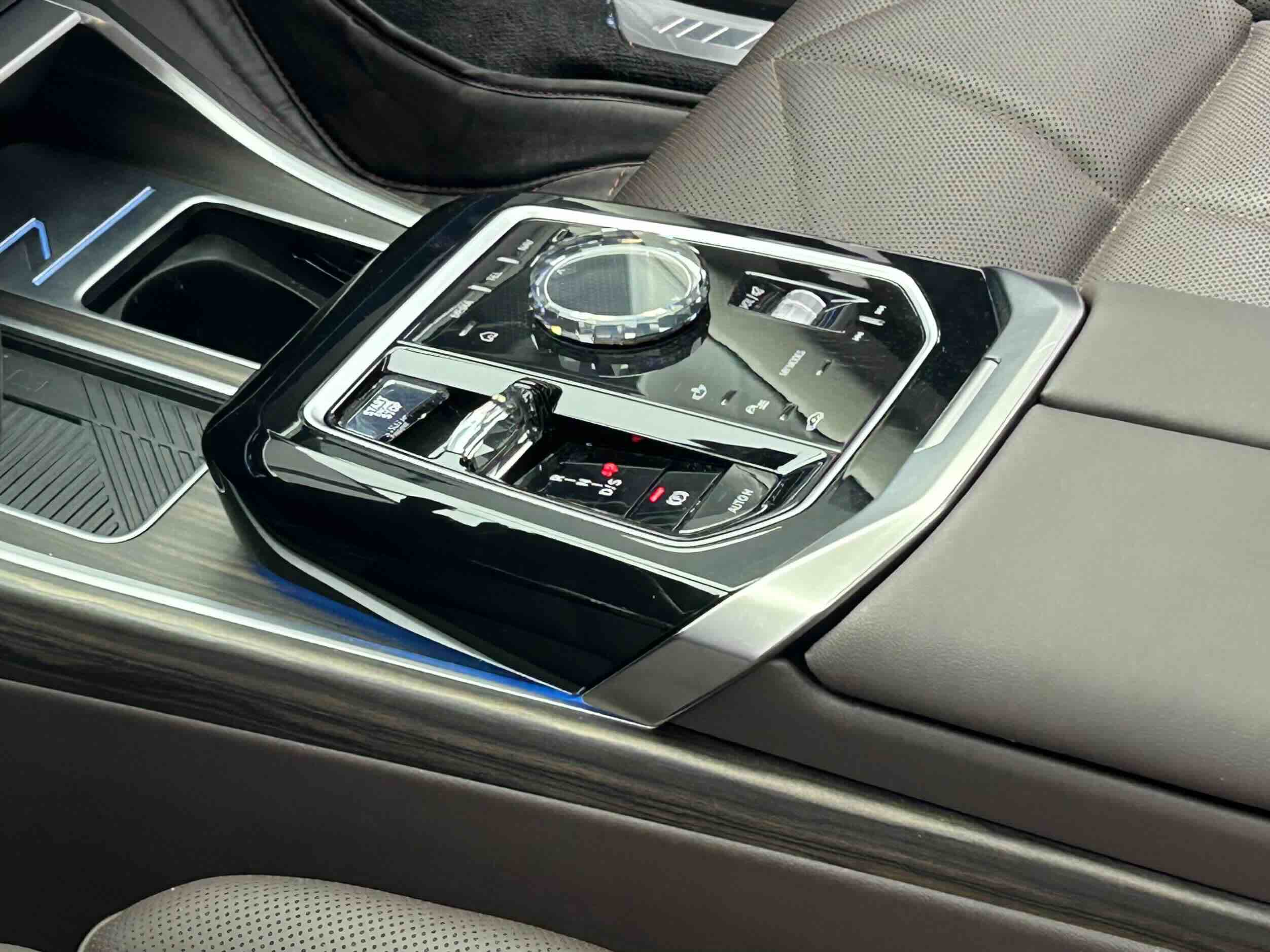 BMW 7 Series 2024 #15 BMW 7 Series 2024 car image #15
