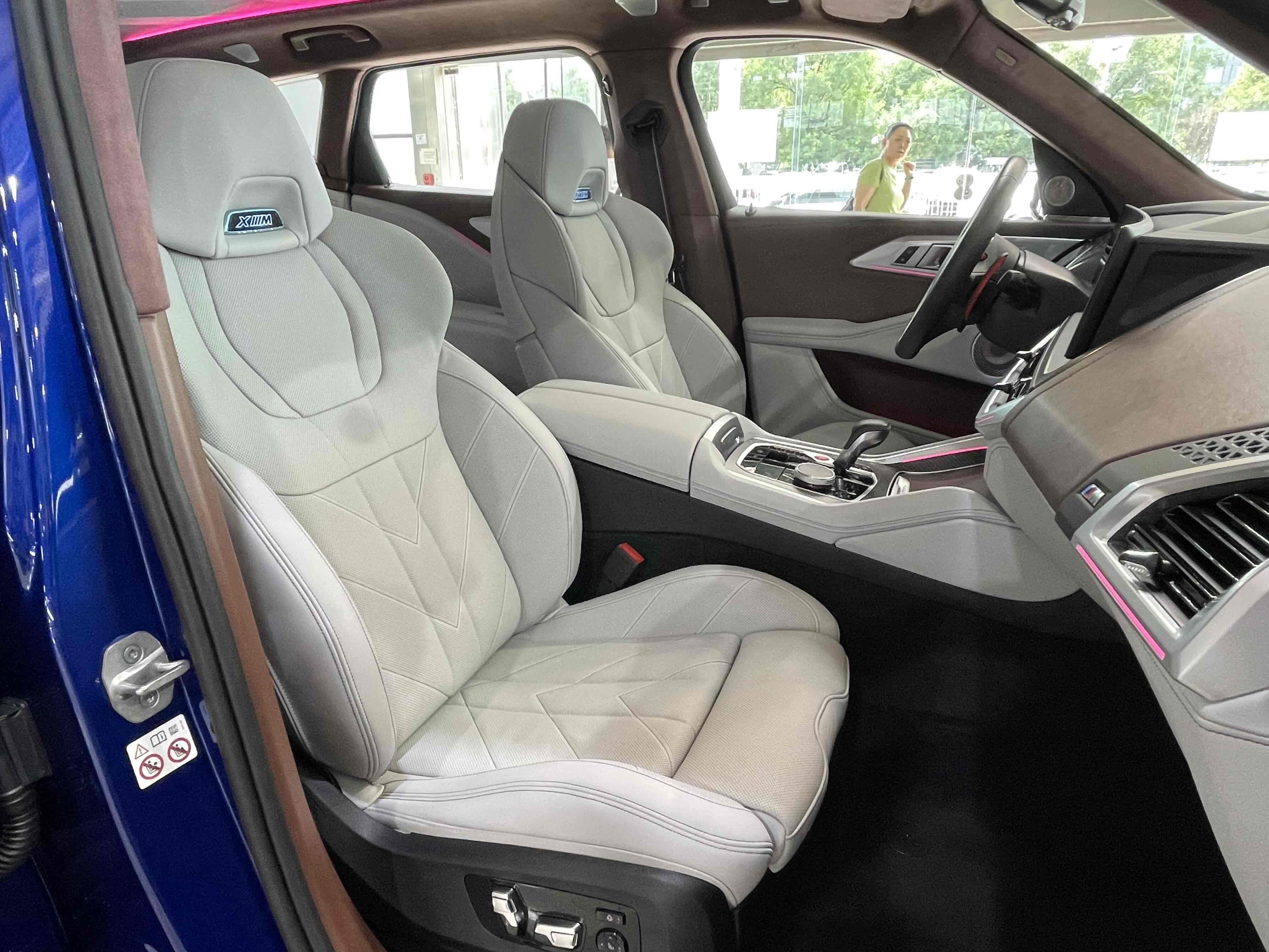 BMW XM 2024 car image #15