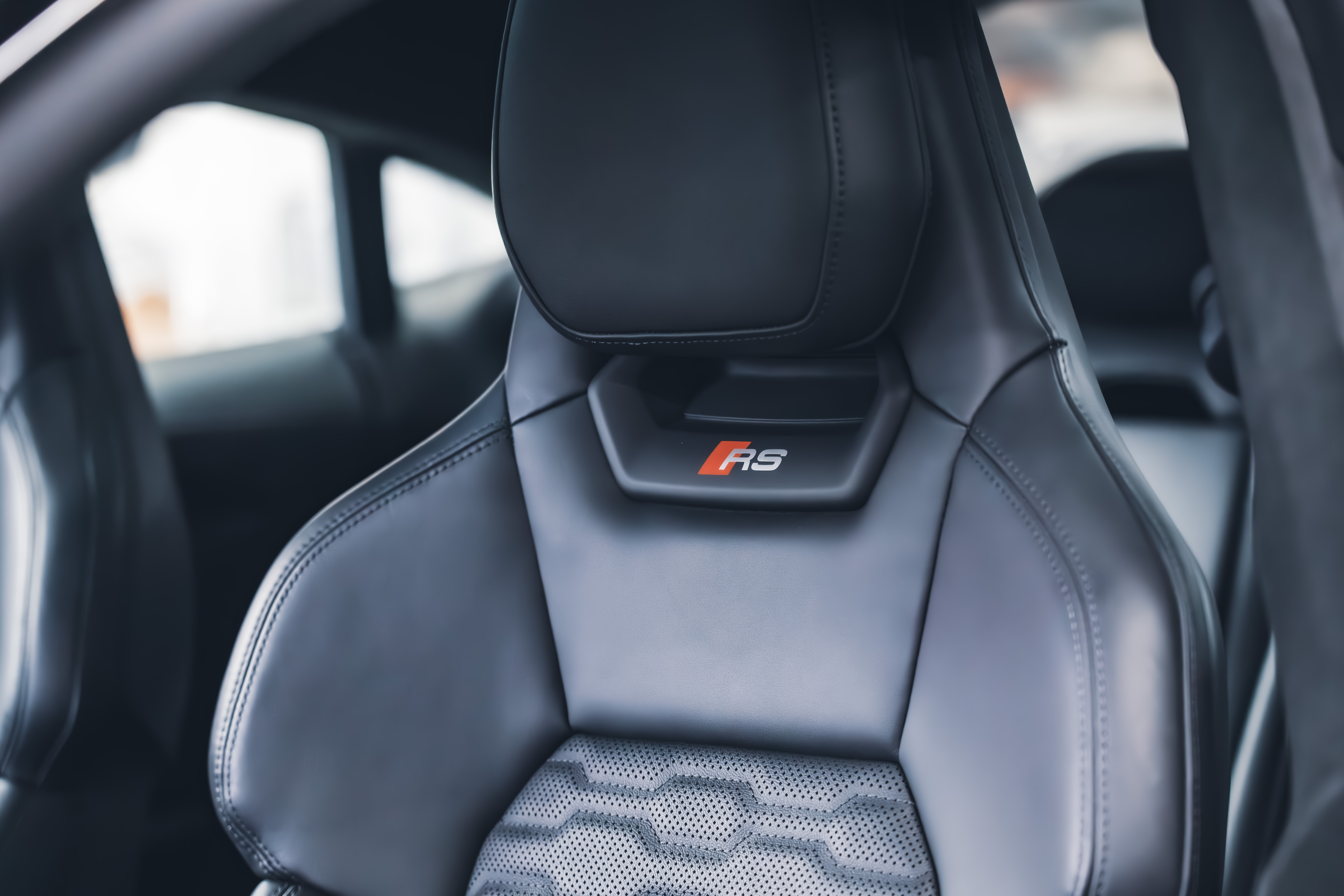 Audi RS e-tron GT 2023 car image #15