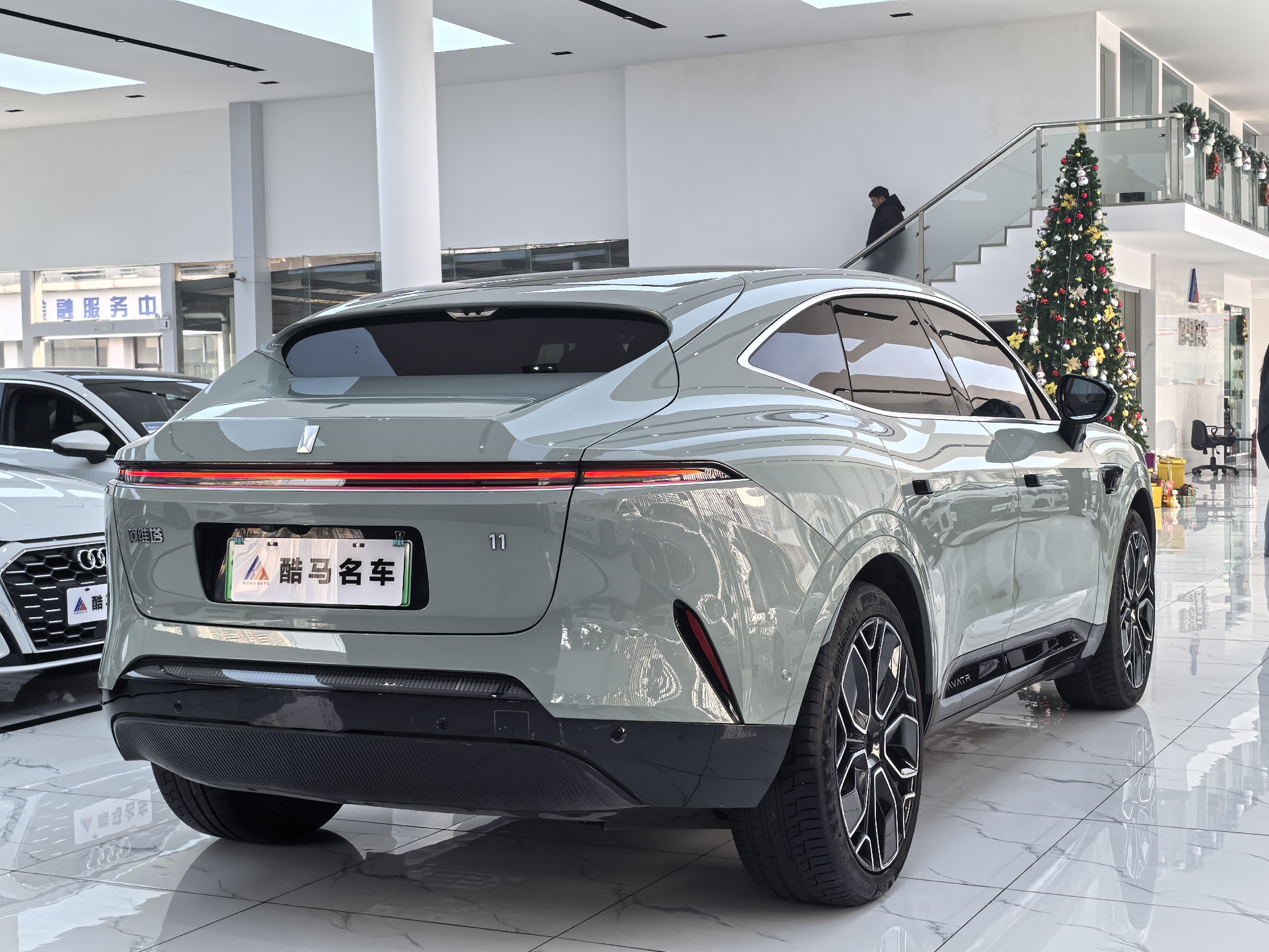 Avatr 11 2023 immagine di auto #15