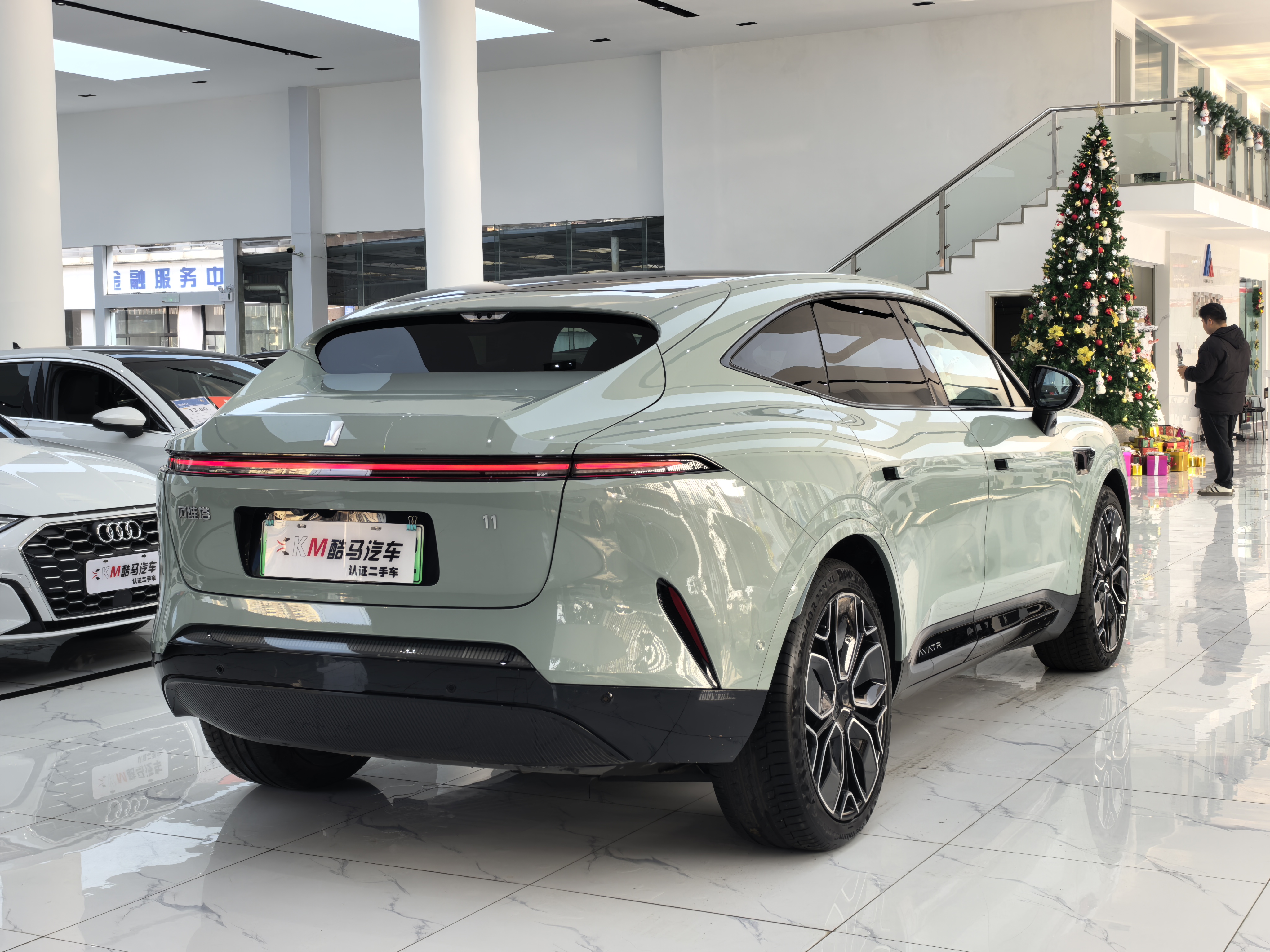 Avatr 11 2023 immagine di auto #15