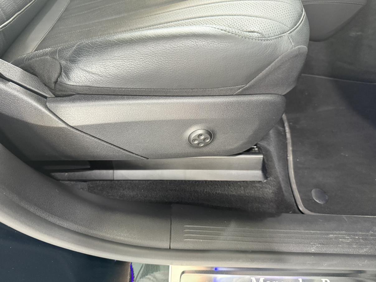 Mercedes-Benz EQS SUV 2023 car image #15