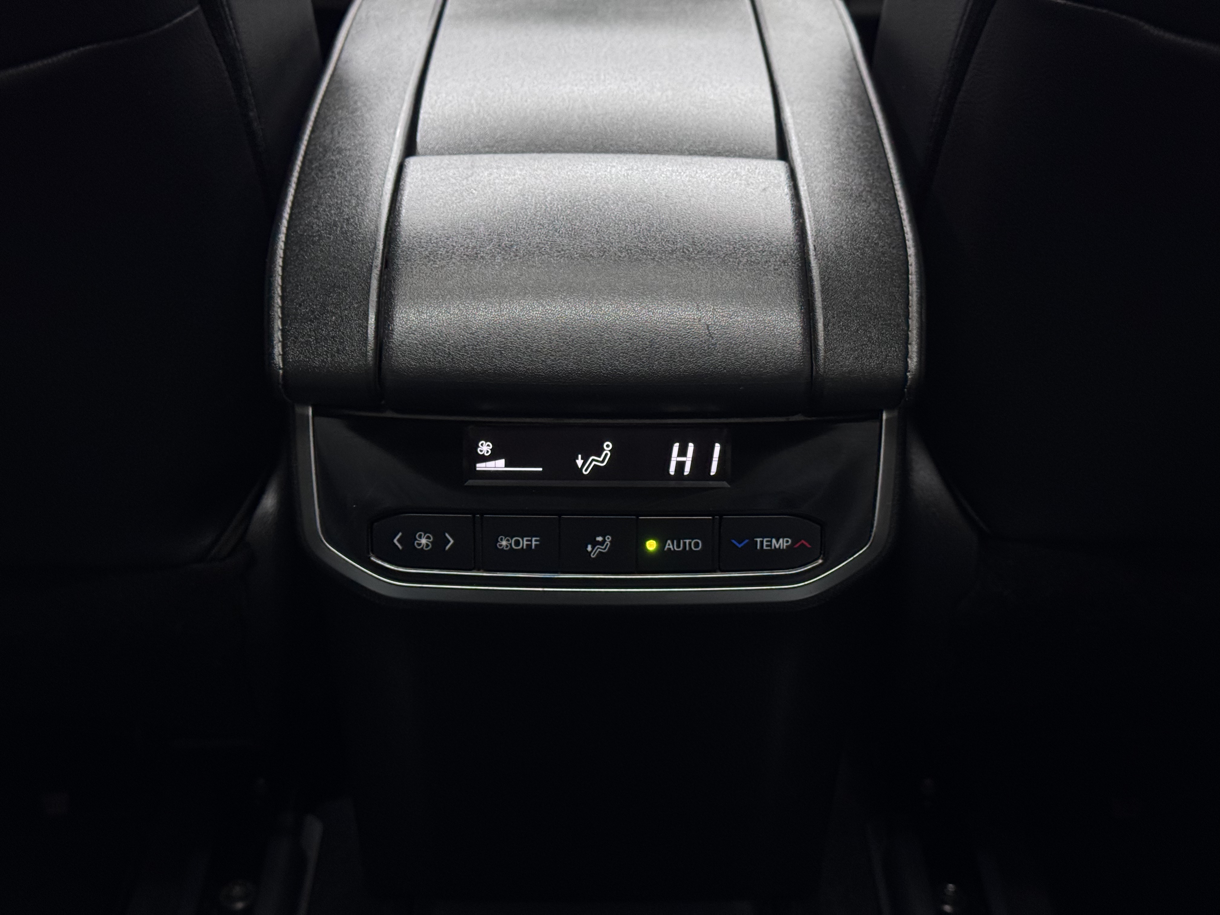 Toyota Highlander 2024 car image #15