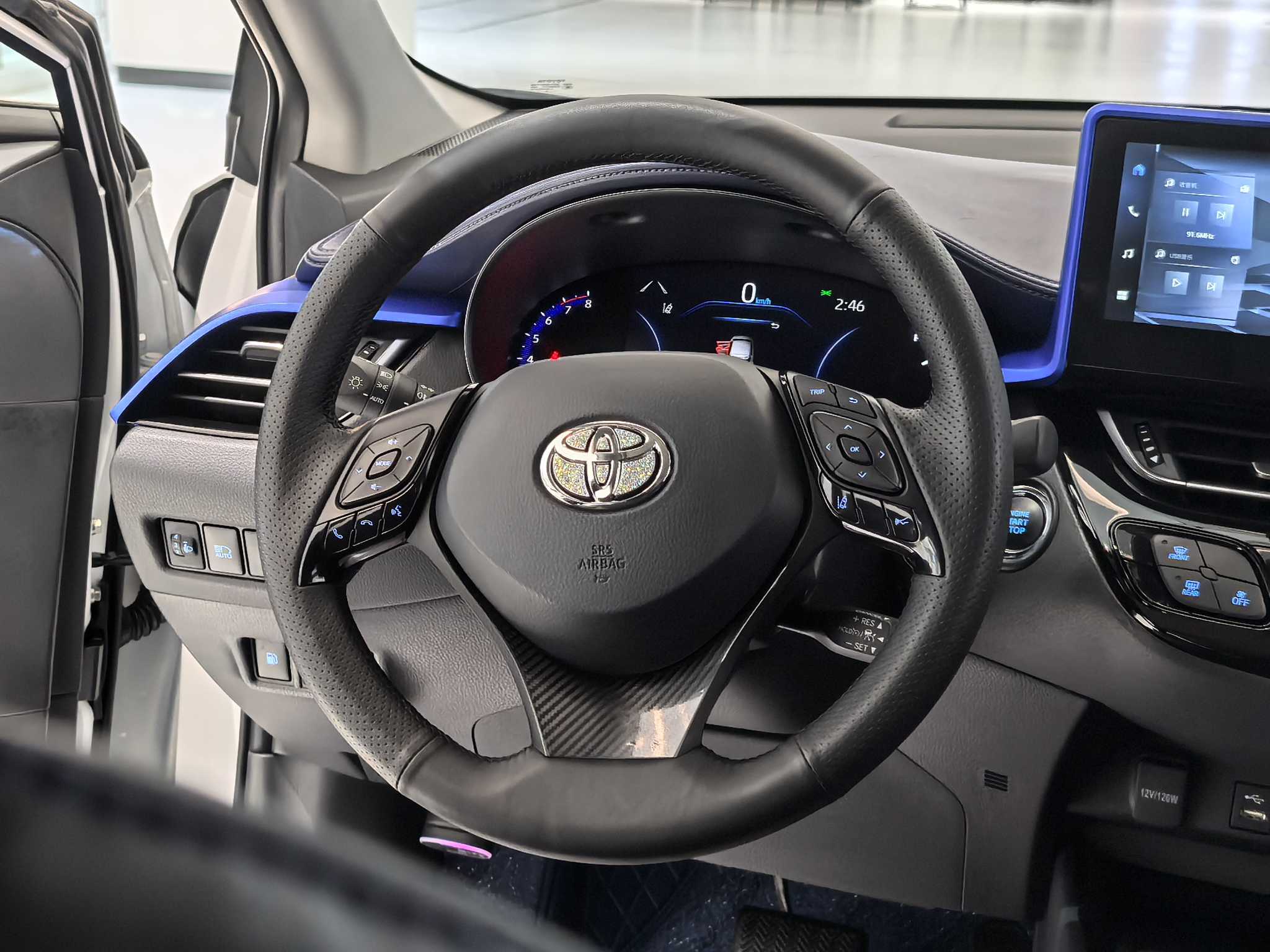 Toyota C-HR 2023 car image #15