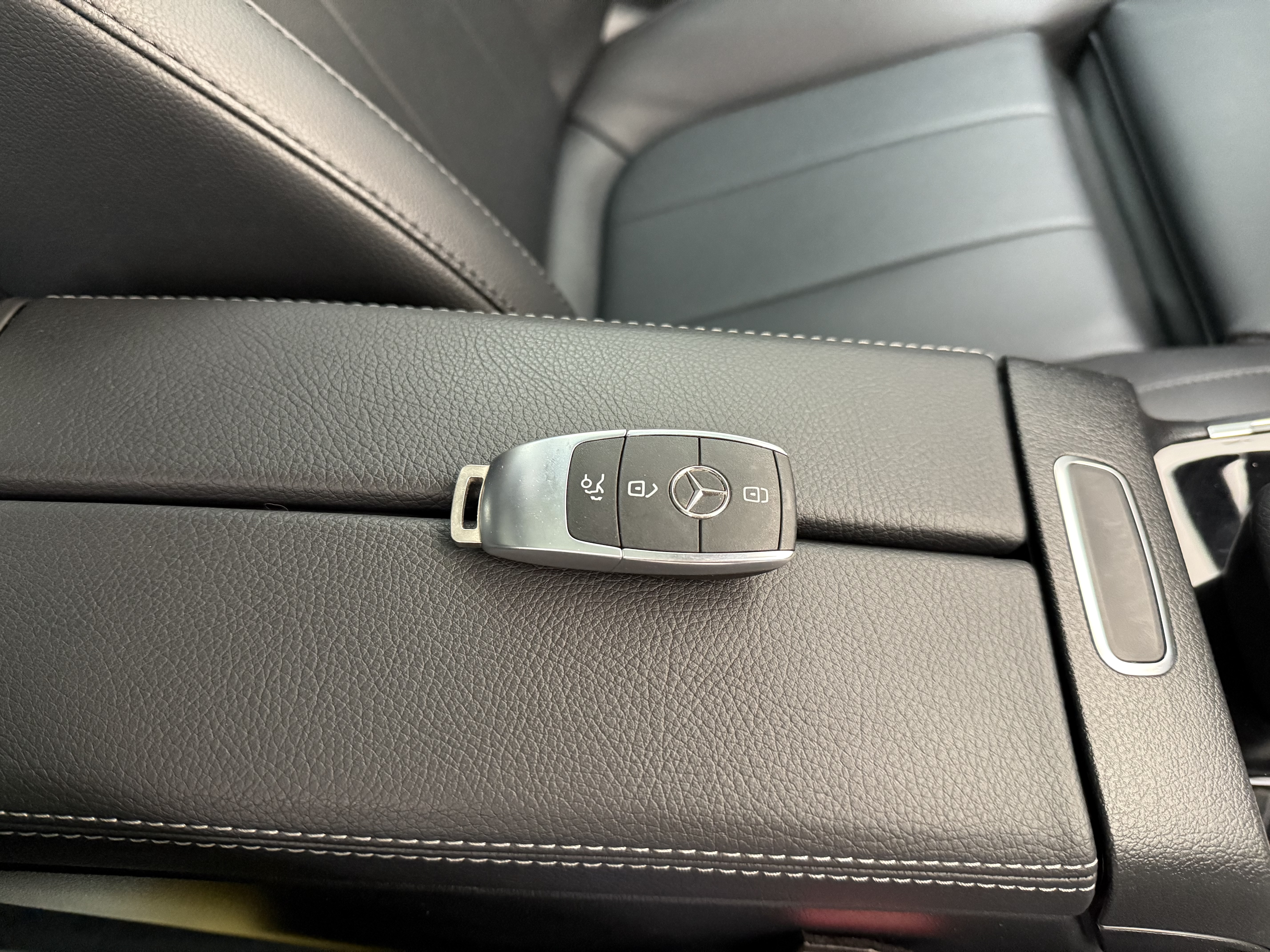 Mercedes-Benz EQB Class 2023 #15 Mercedes-Benz EQB Class 2023 car image #15