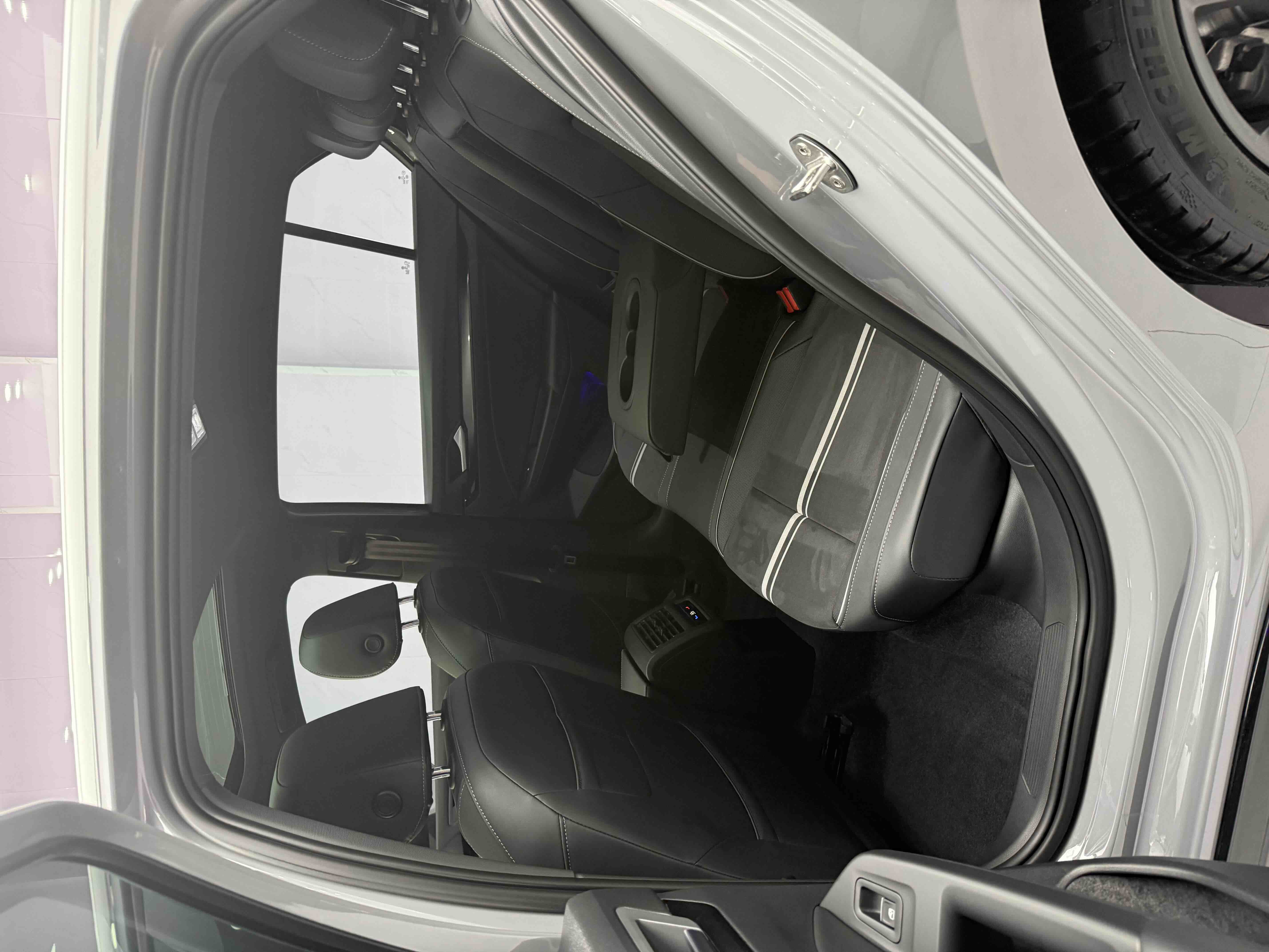 Volkswagen Golf 2023 car image #15