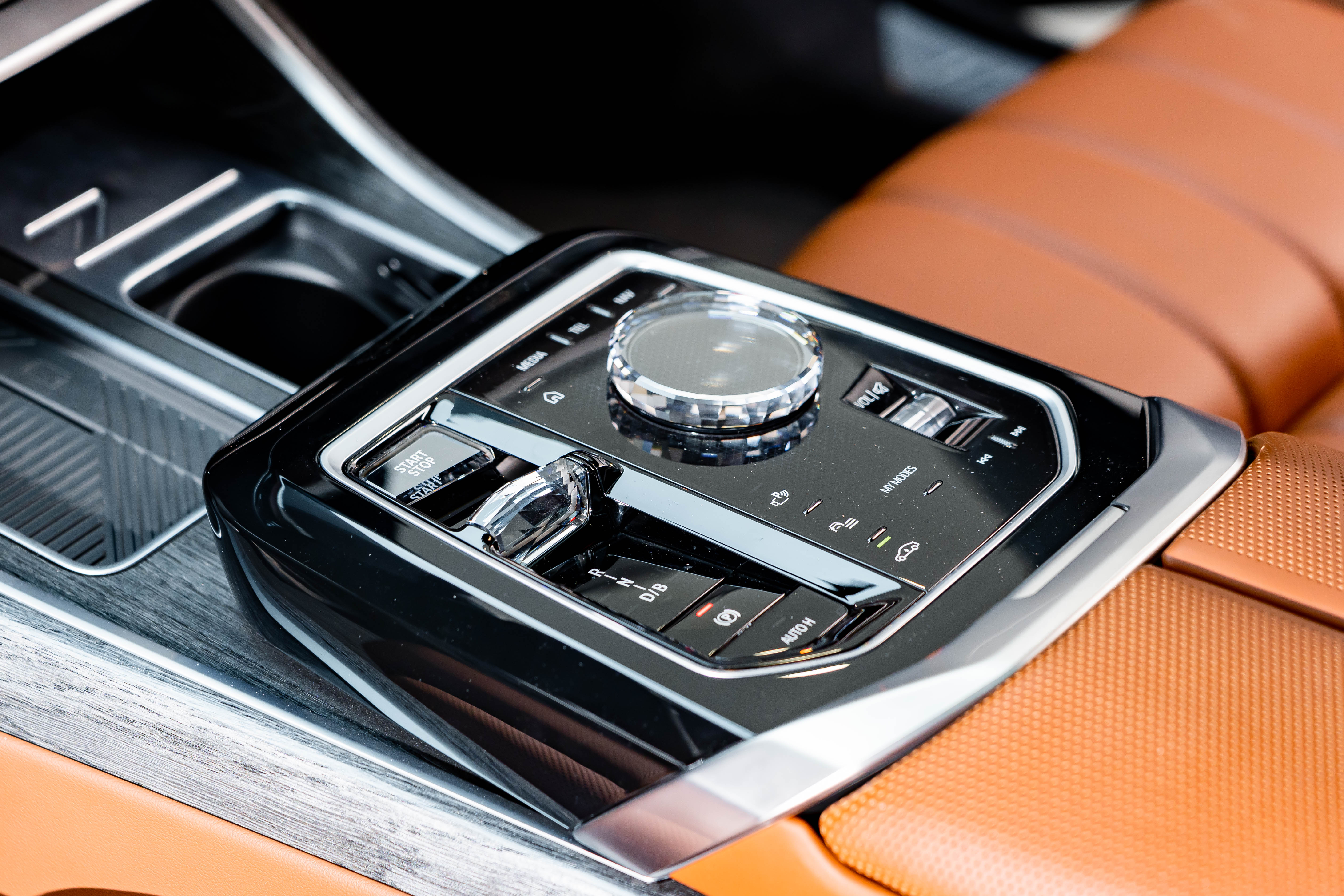 BMW i7 2025 #15 BMW i7 2025 car image #15