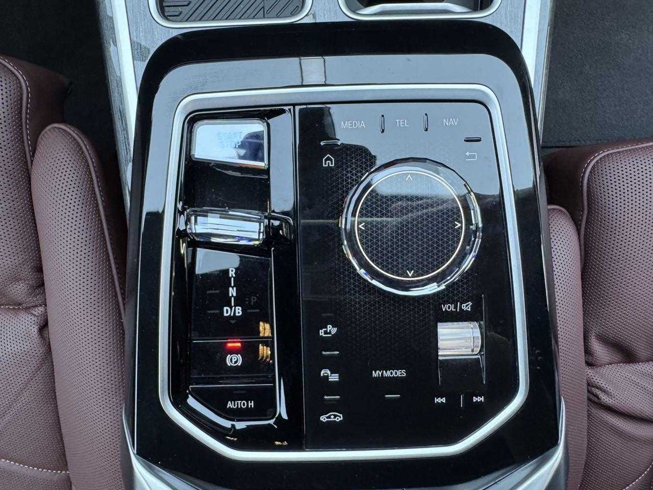 BMW i7 2024 изображение автомобиля #15