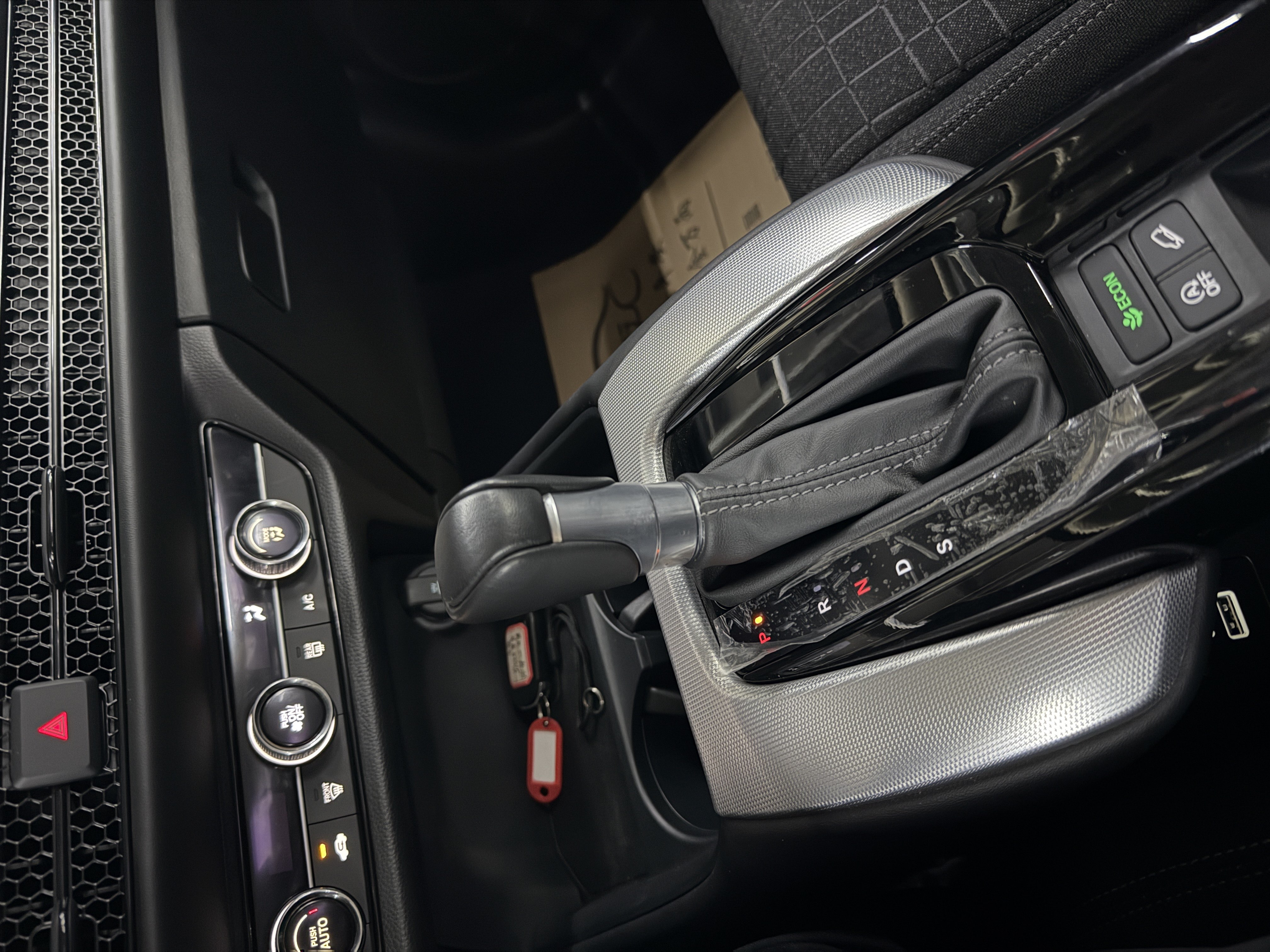 Honda HR-V 2025 car image #15