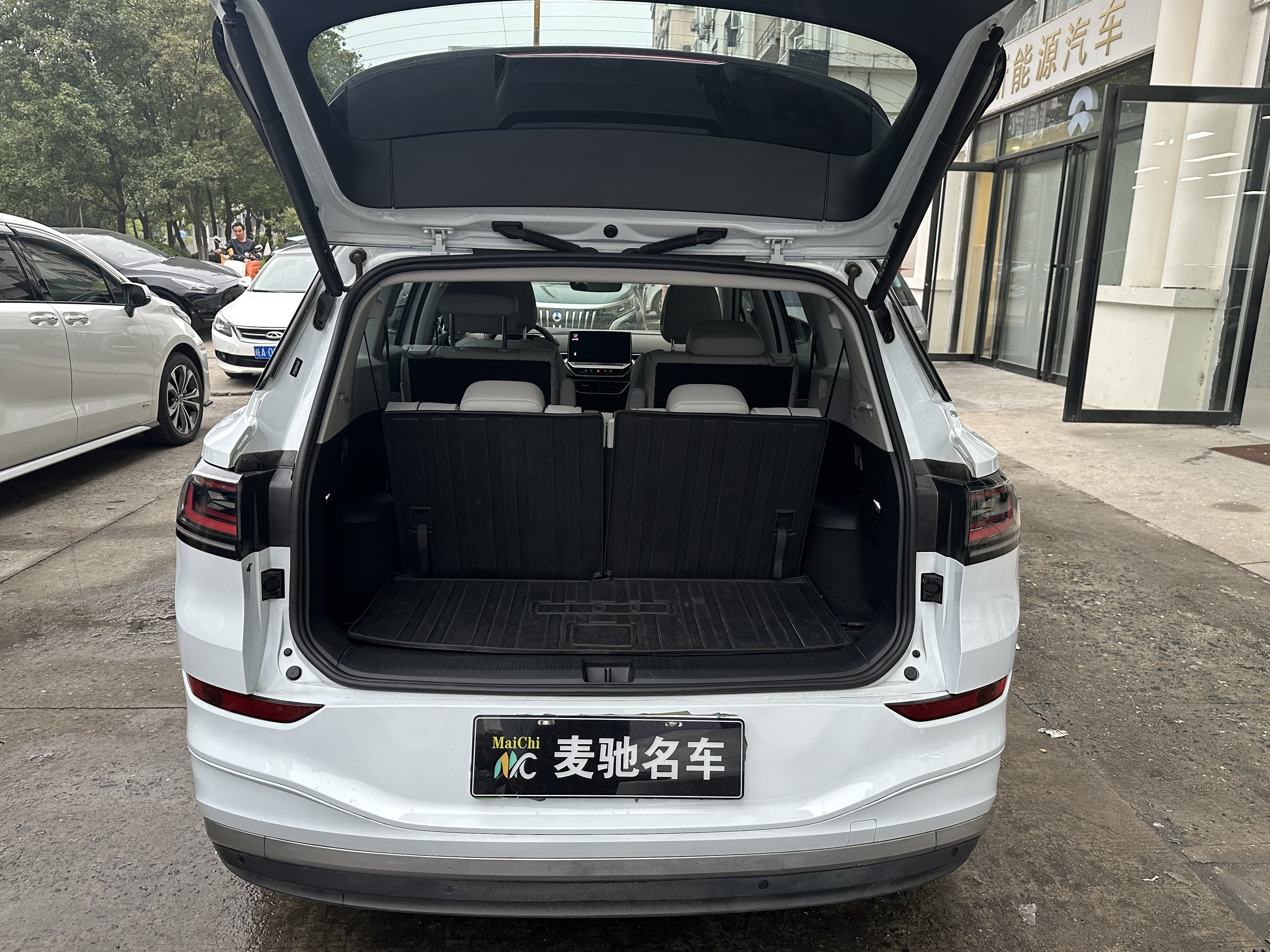 Volkswagen ID.6 X 2024 immagine di auto #15