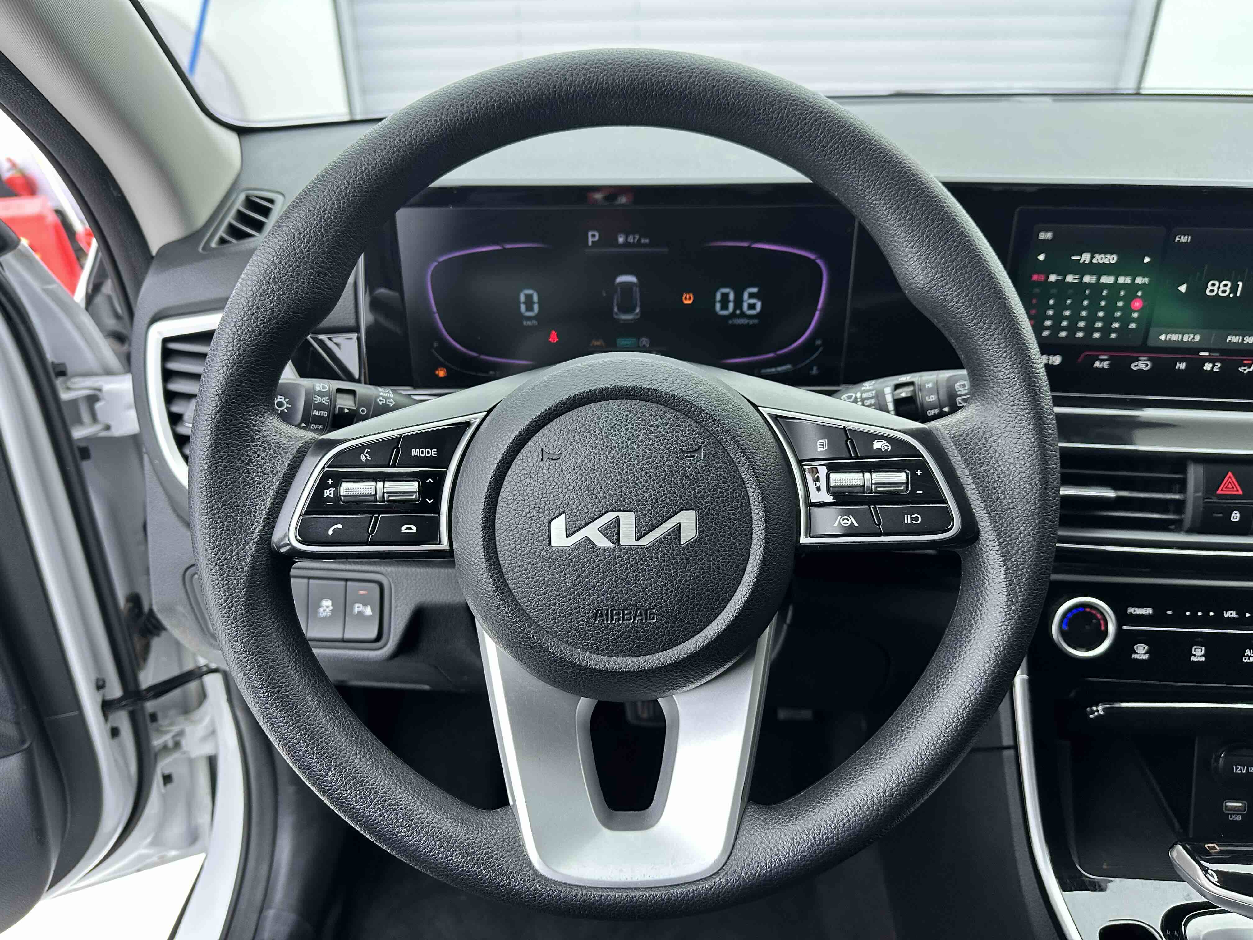 Kia Seltos 2024 car image #15