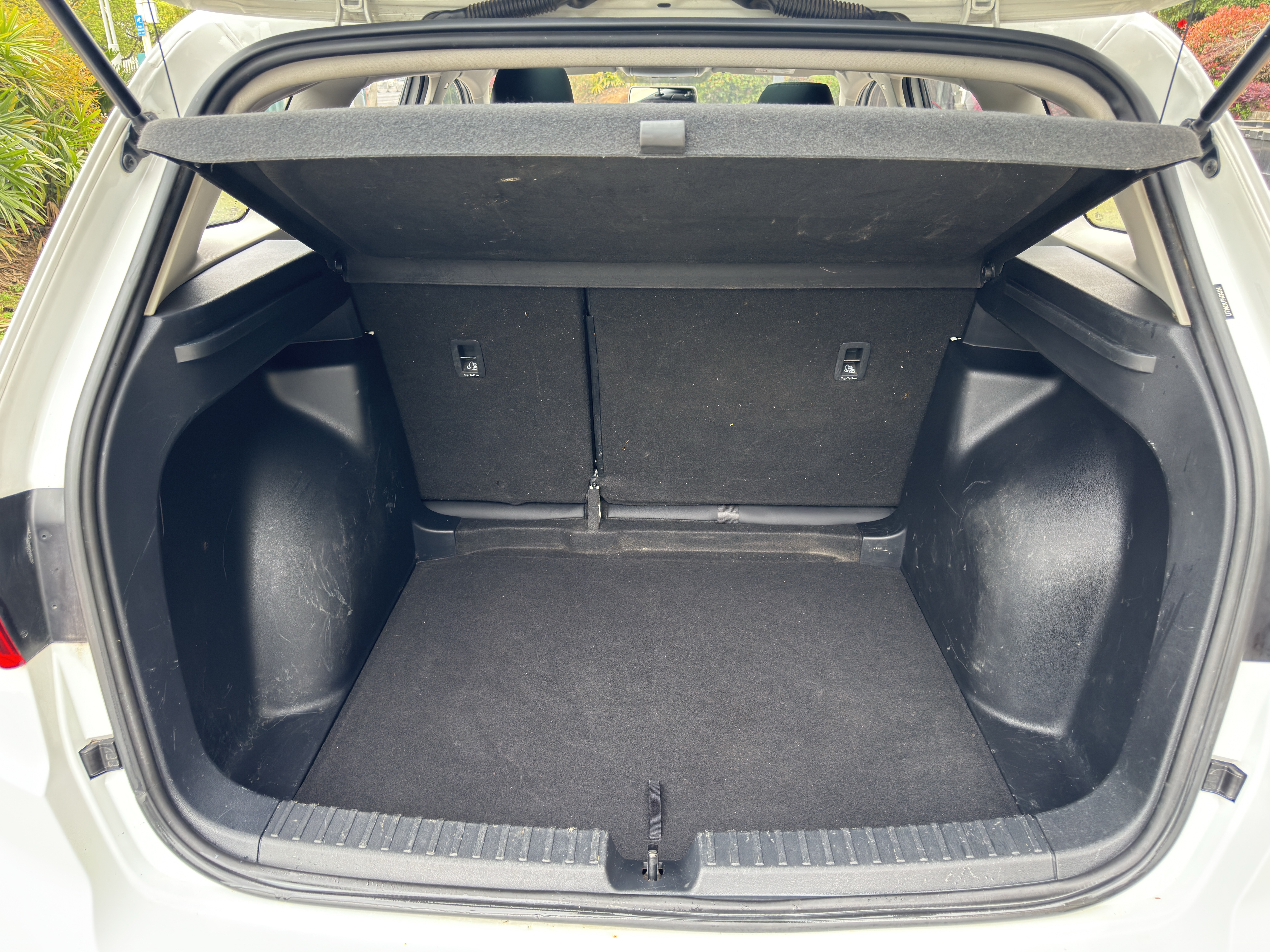 VS5 2023 car image #15