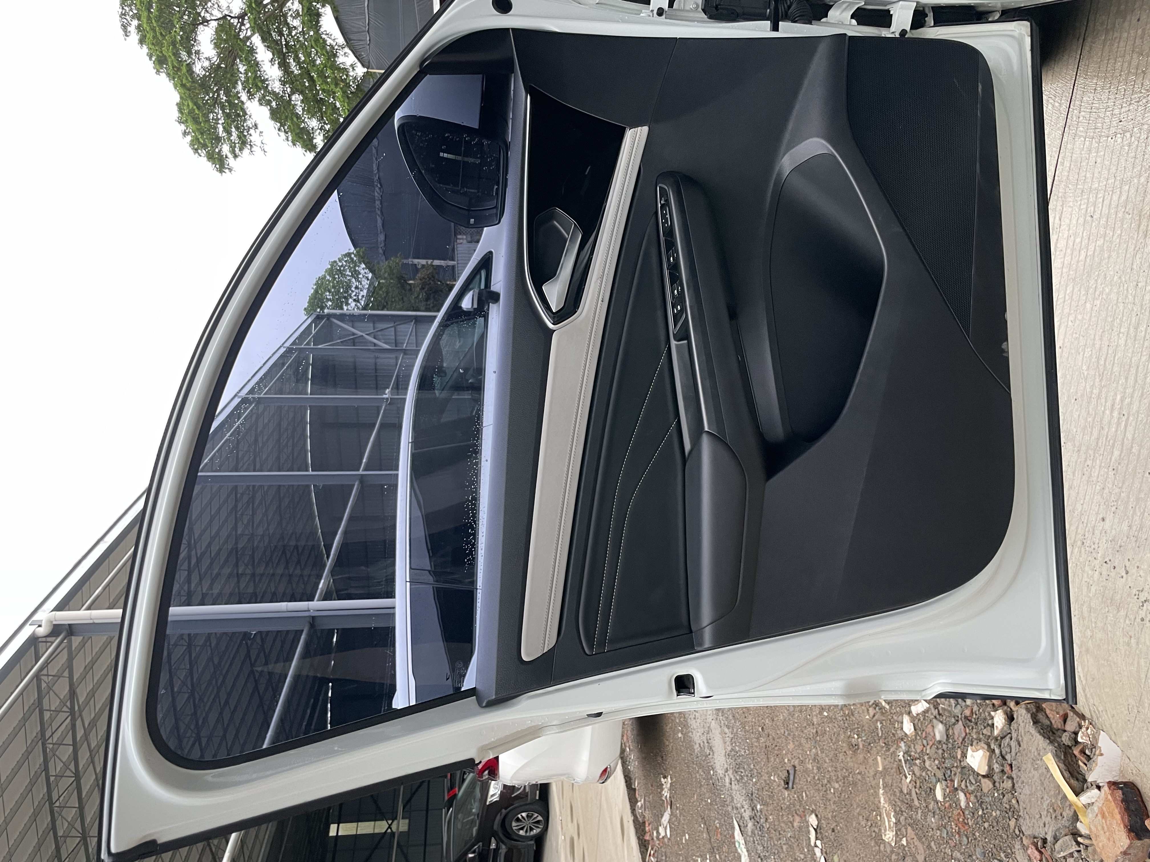 VS5 2024 car image #15