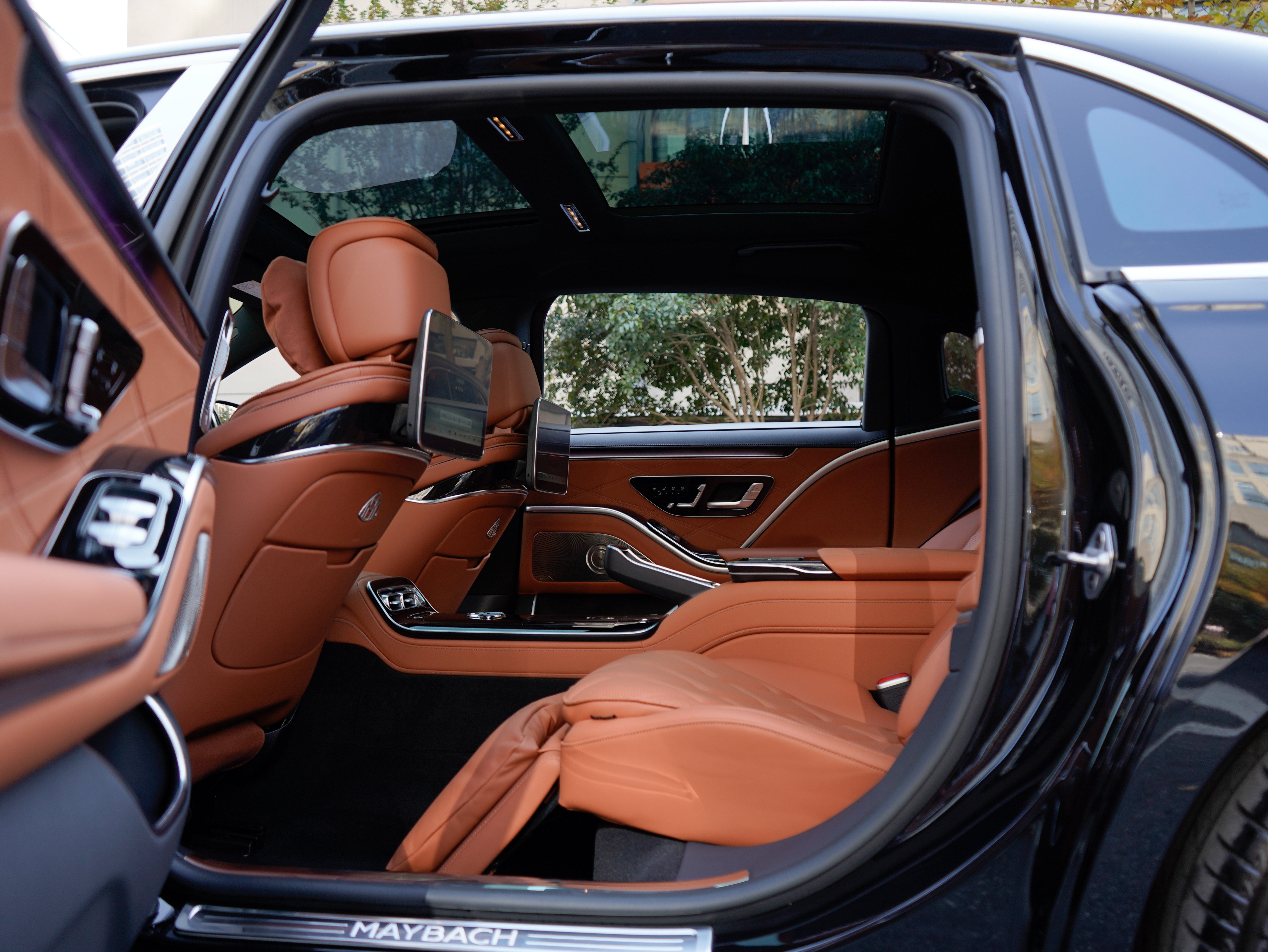 Mercedes-Benz Maybach S Class New Energy 2025 car image #15