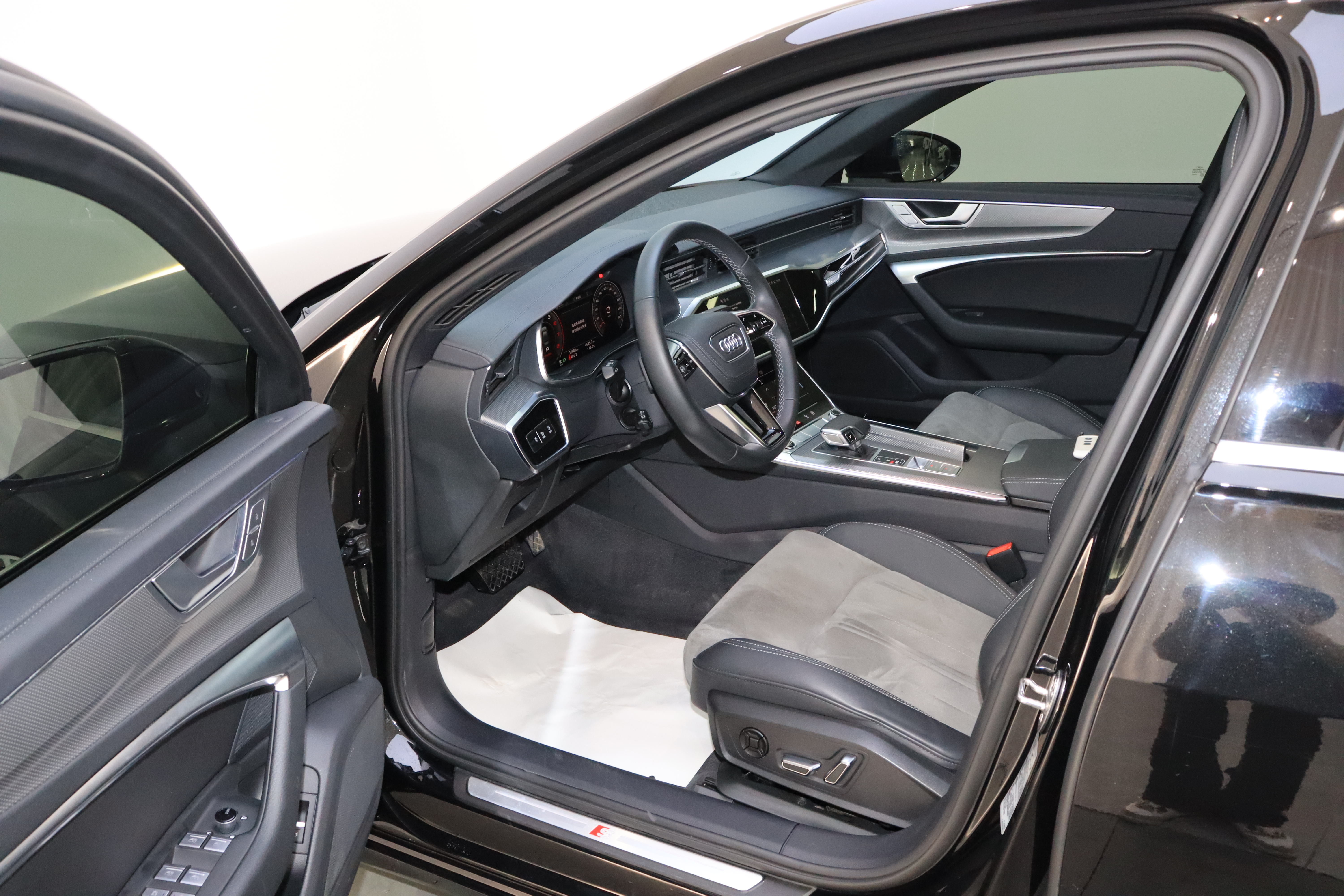 Audi A6L 2023 car image #15