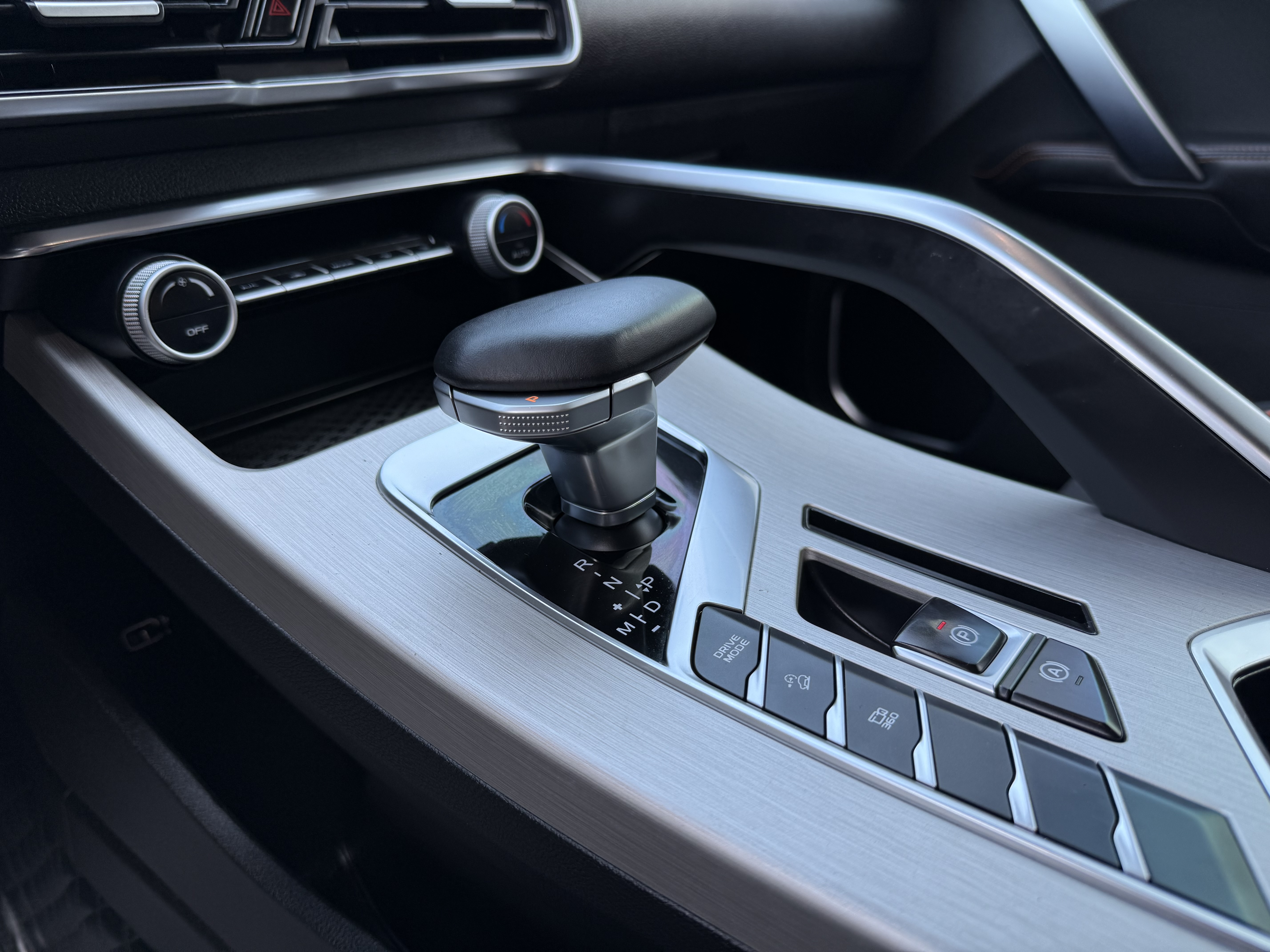 GEELY Coolray 2023 #15 GEELY Coolray 2023 car image #15