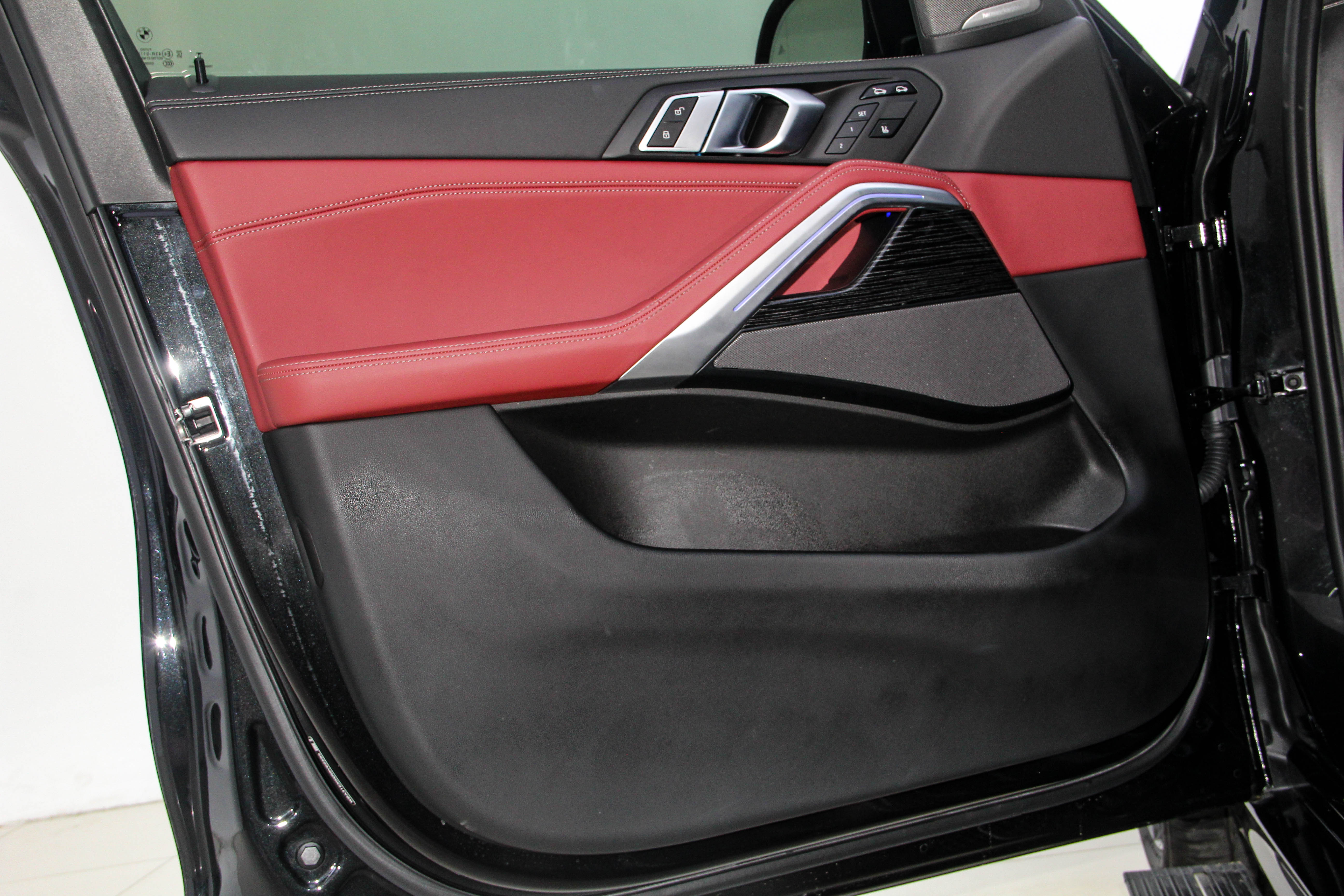 BMW X6 2025 car image #15