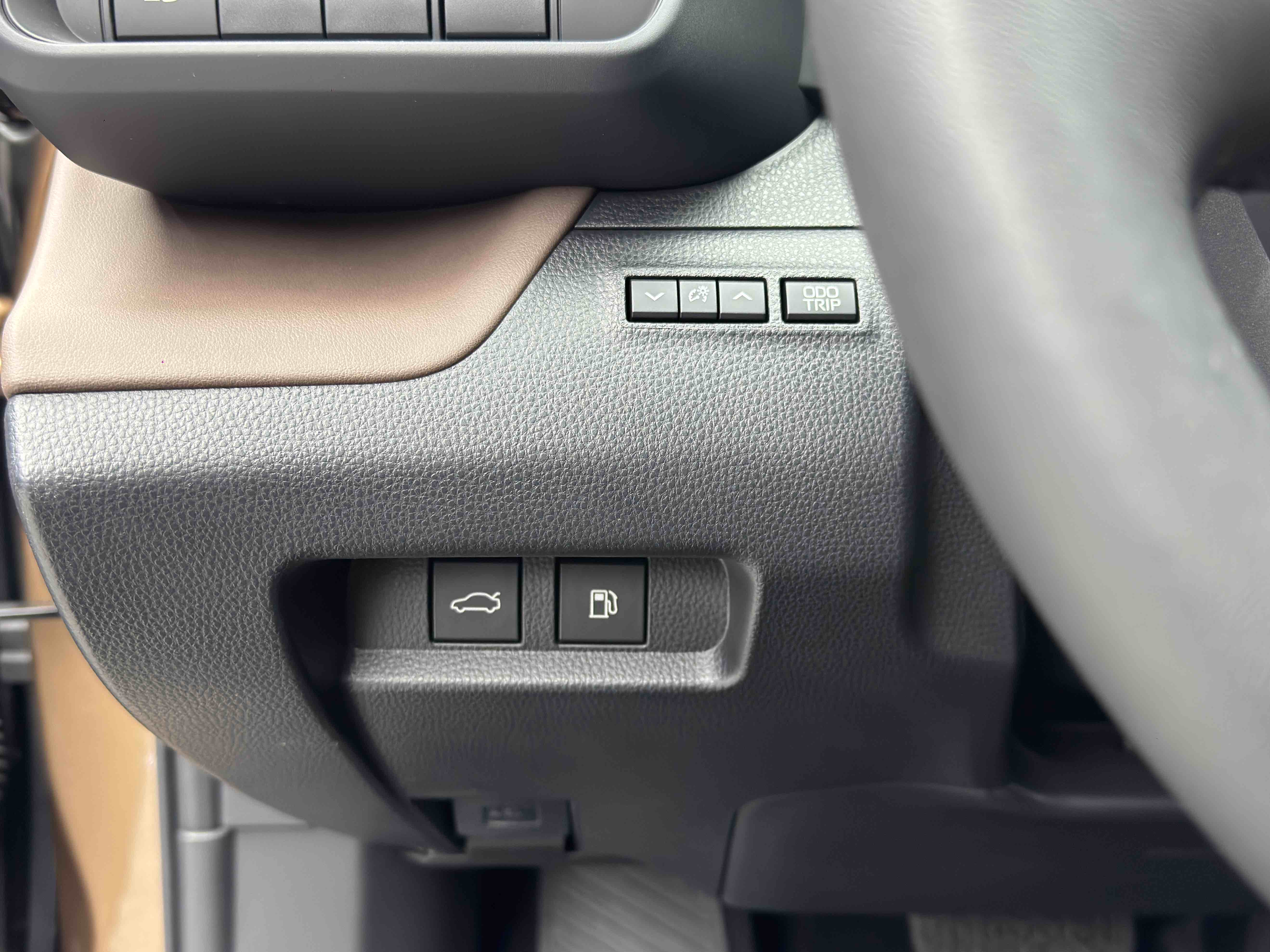 Toyota CrownSportCross 2026 image de voiture #15