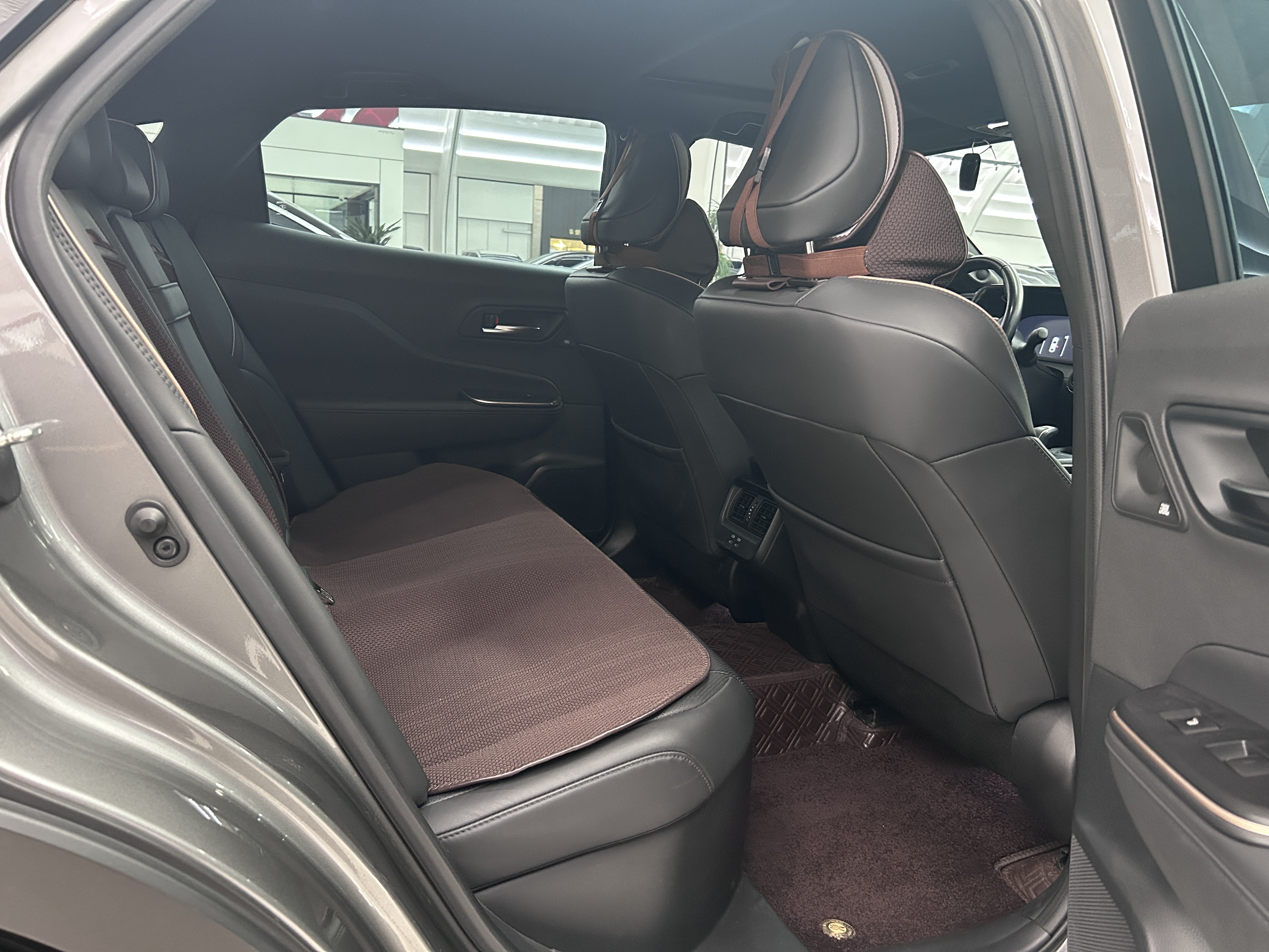 Toyota CrownSportCross 2023 image de voiture #15