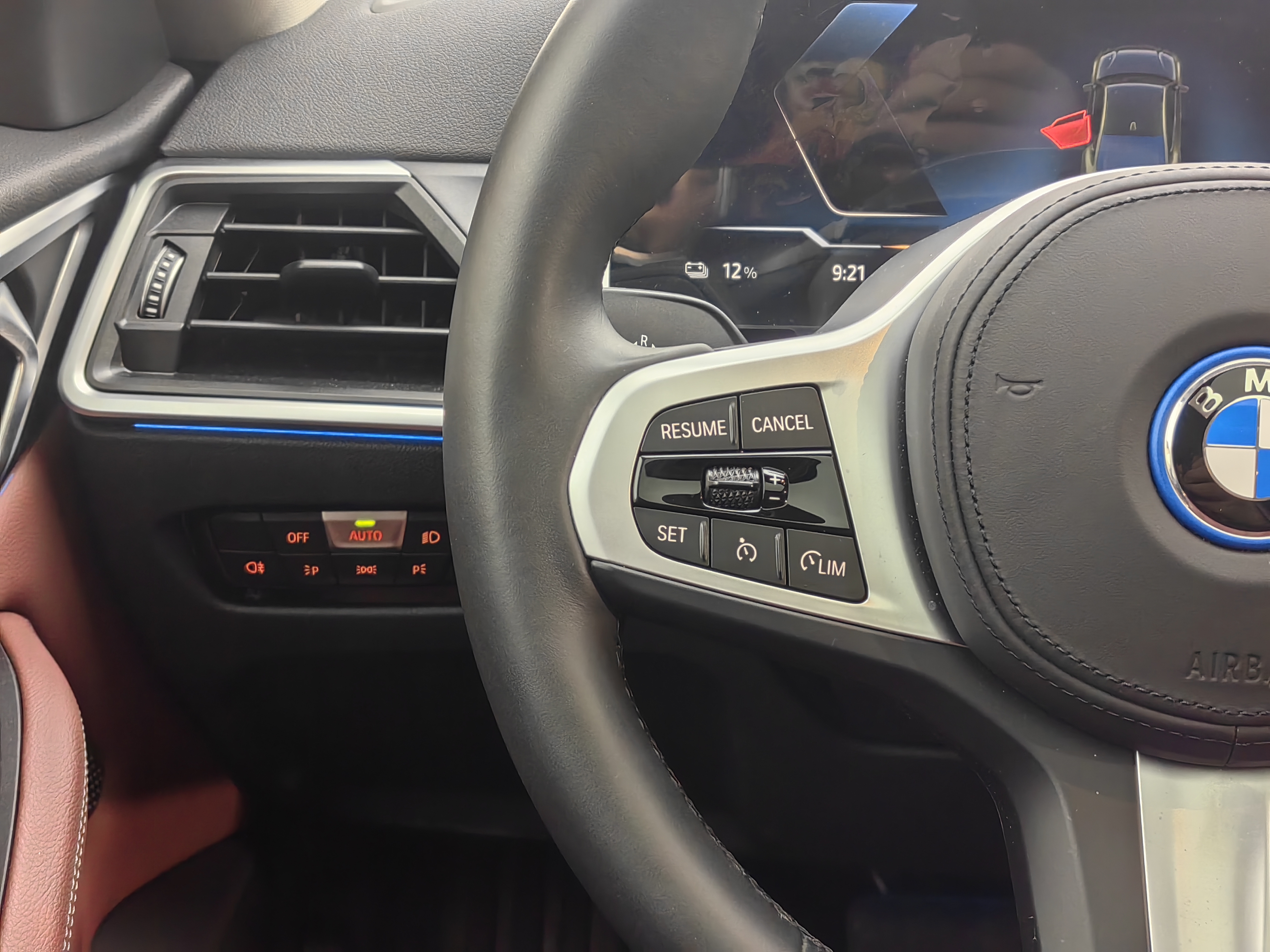 BMW i4 2025 car image #15