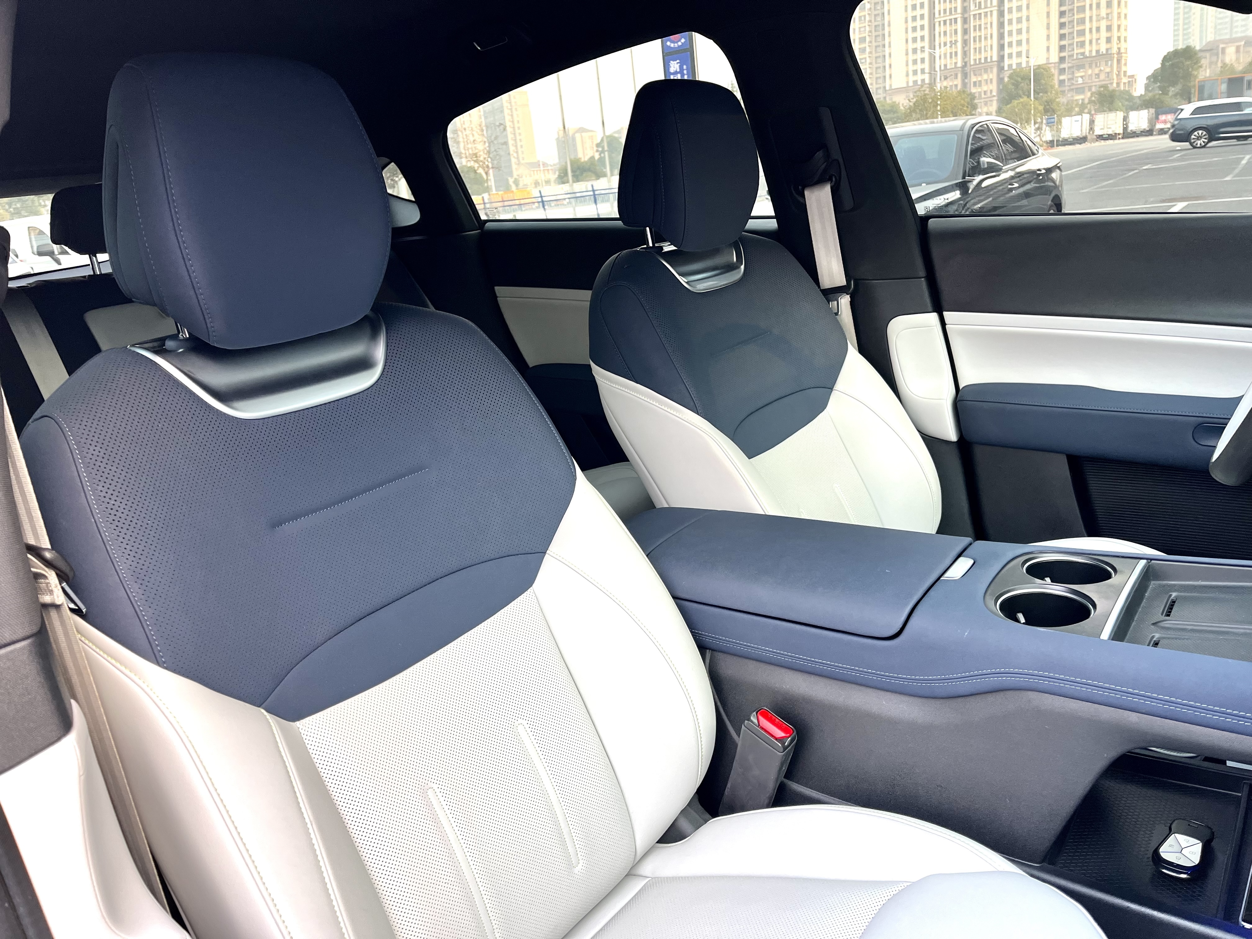 Xpeng G6 2023 صورة سيارة #15