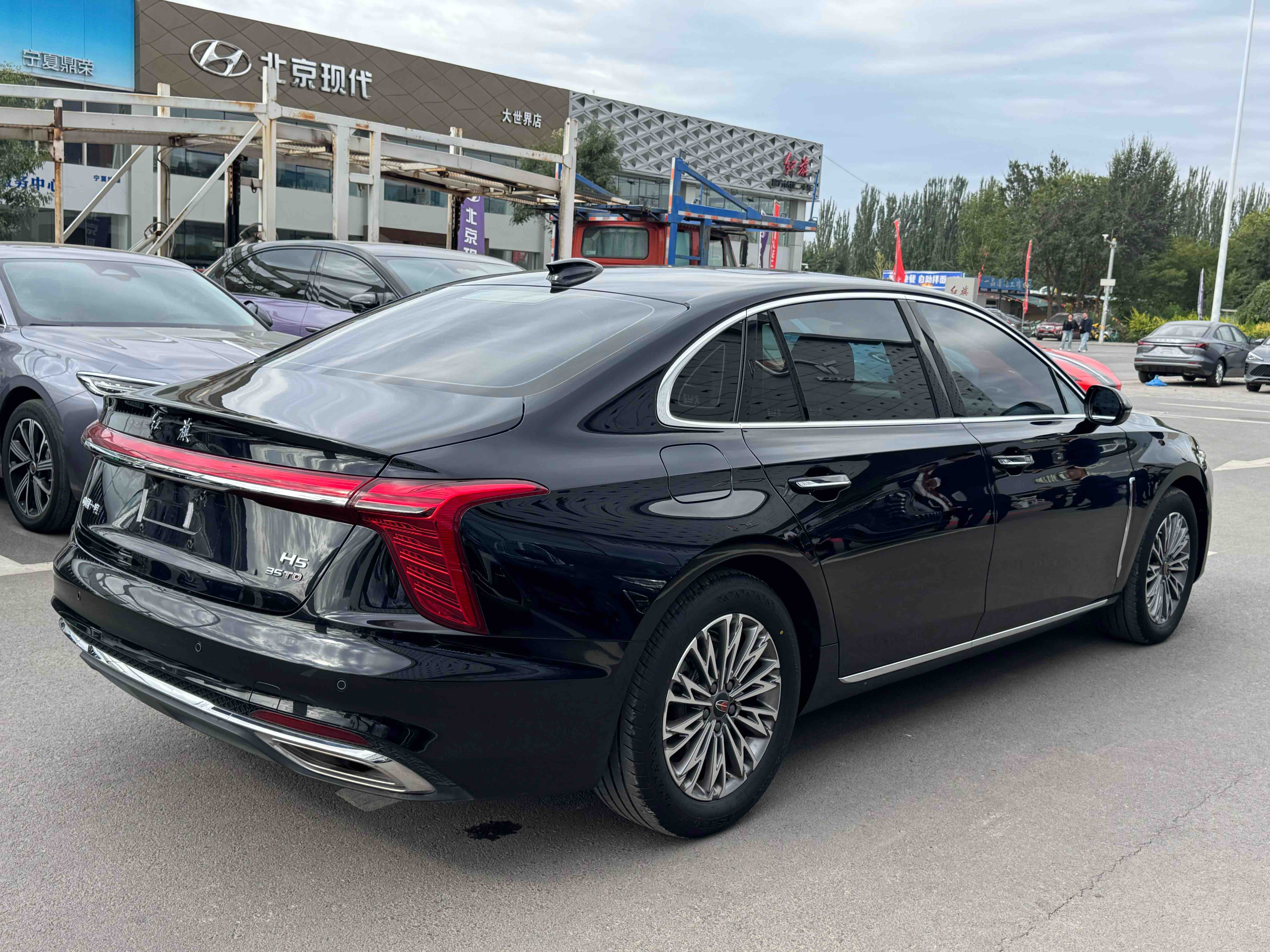 HongQi H5 2024 car image #15