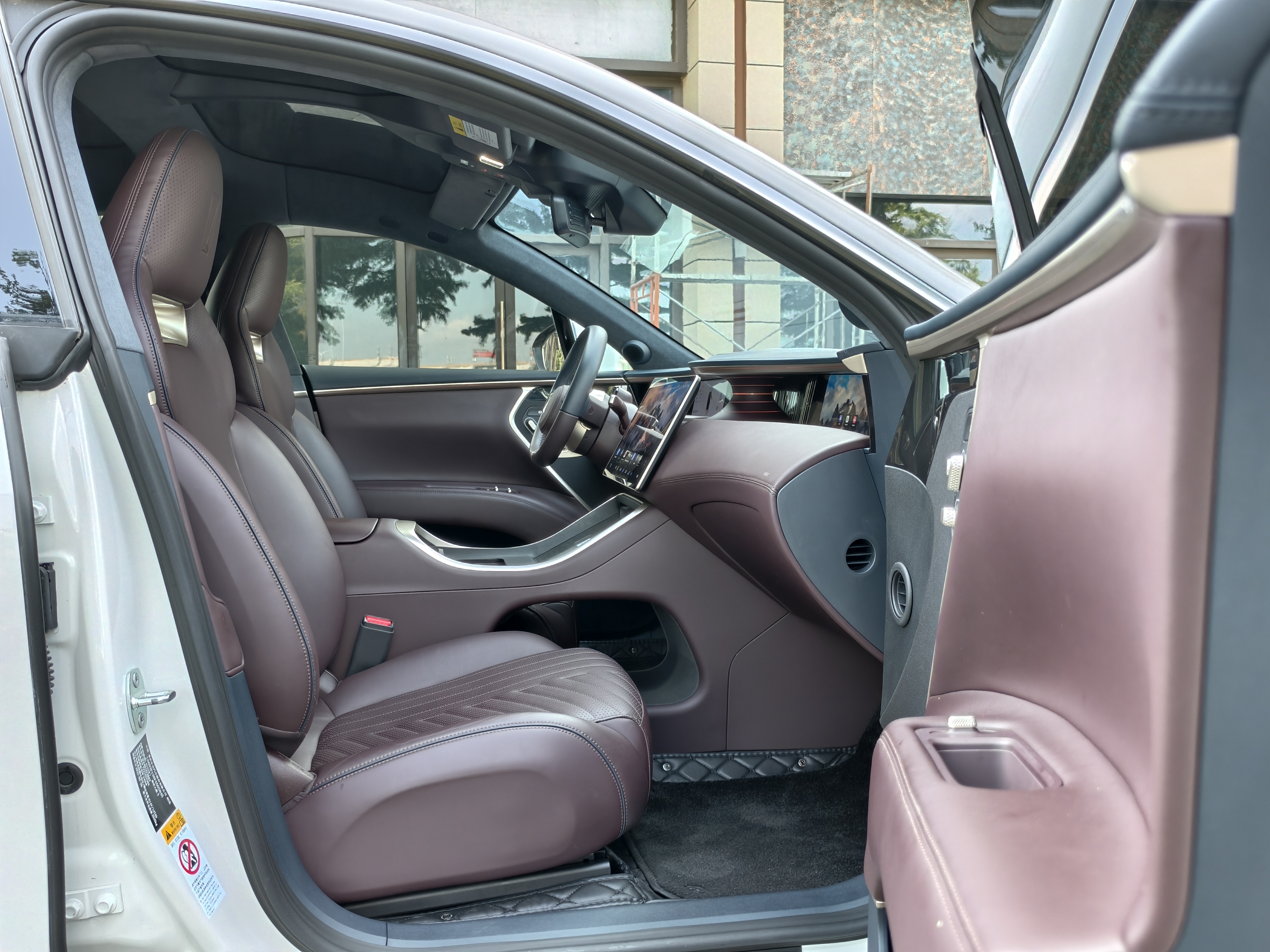 Avatr 11 2024 car image #15