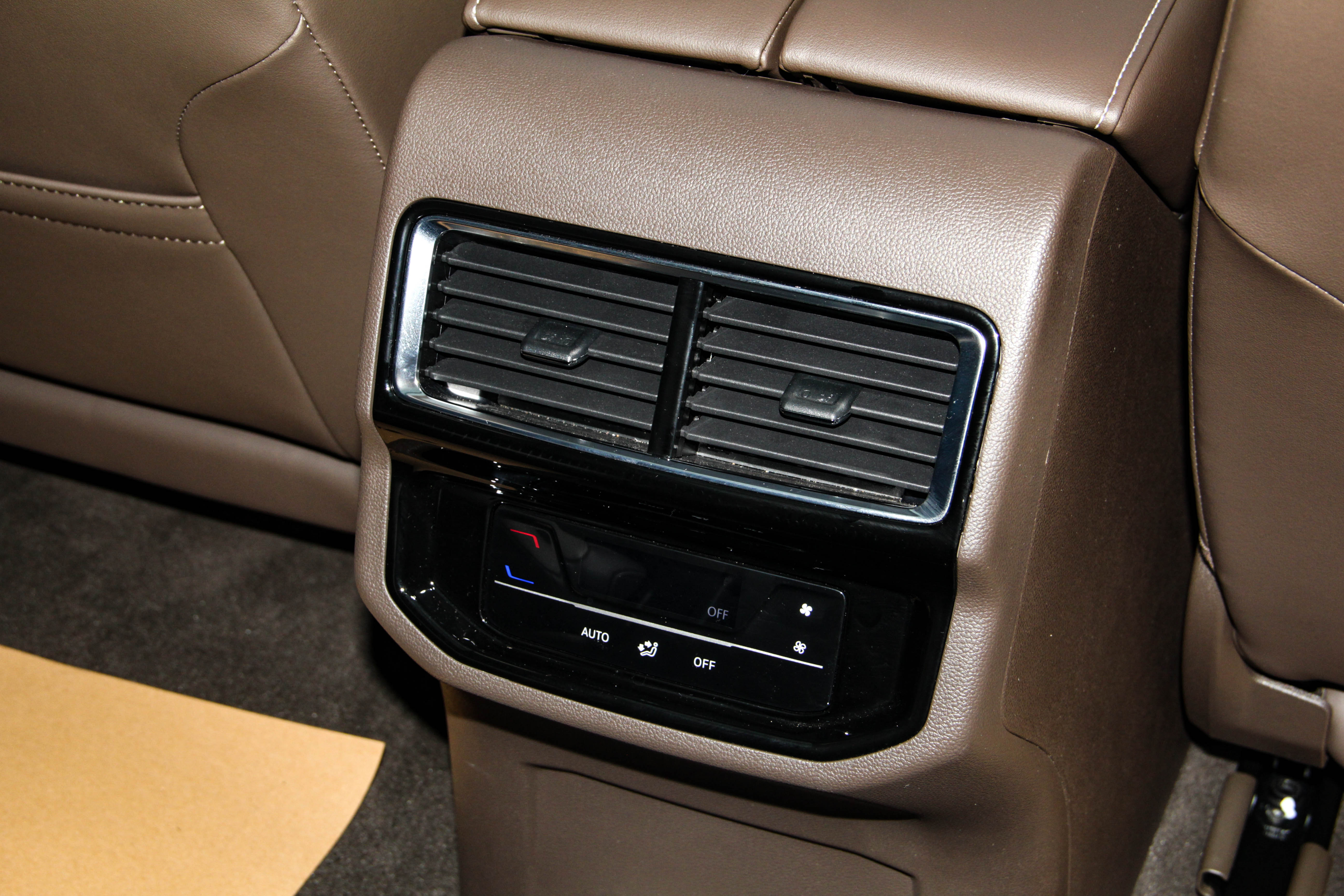 Volkswagen Viloran 2025 car image #15