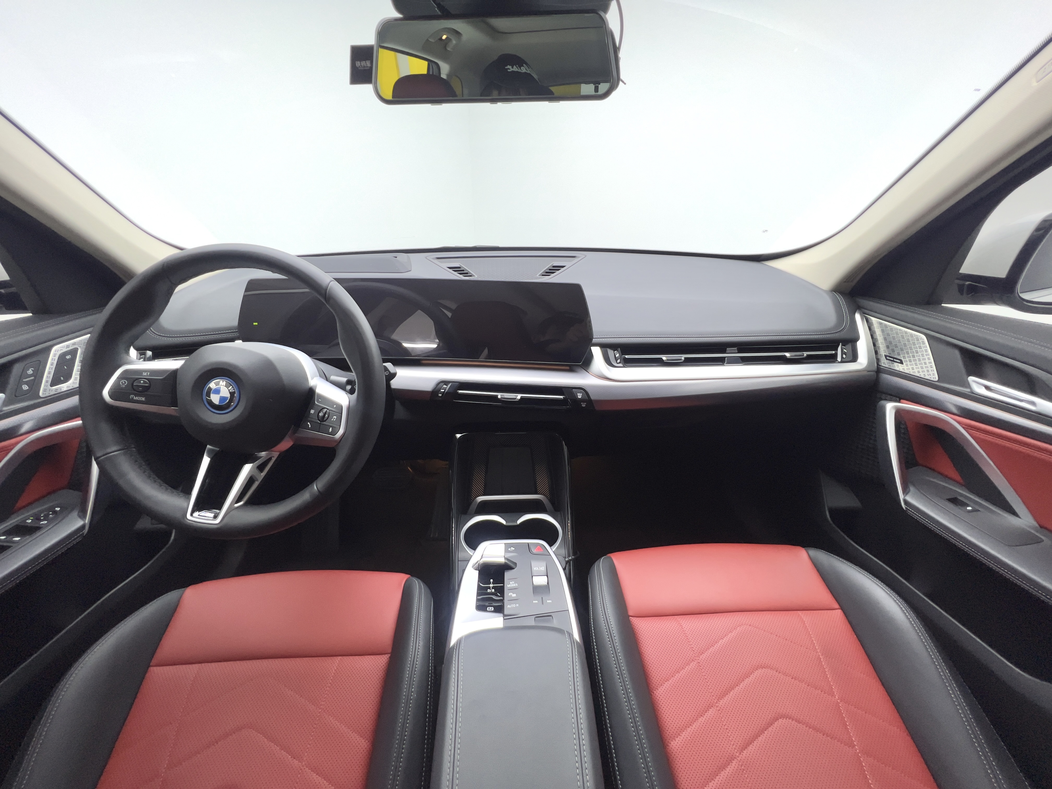 BMW iX1 2023 car image #15