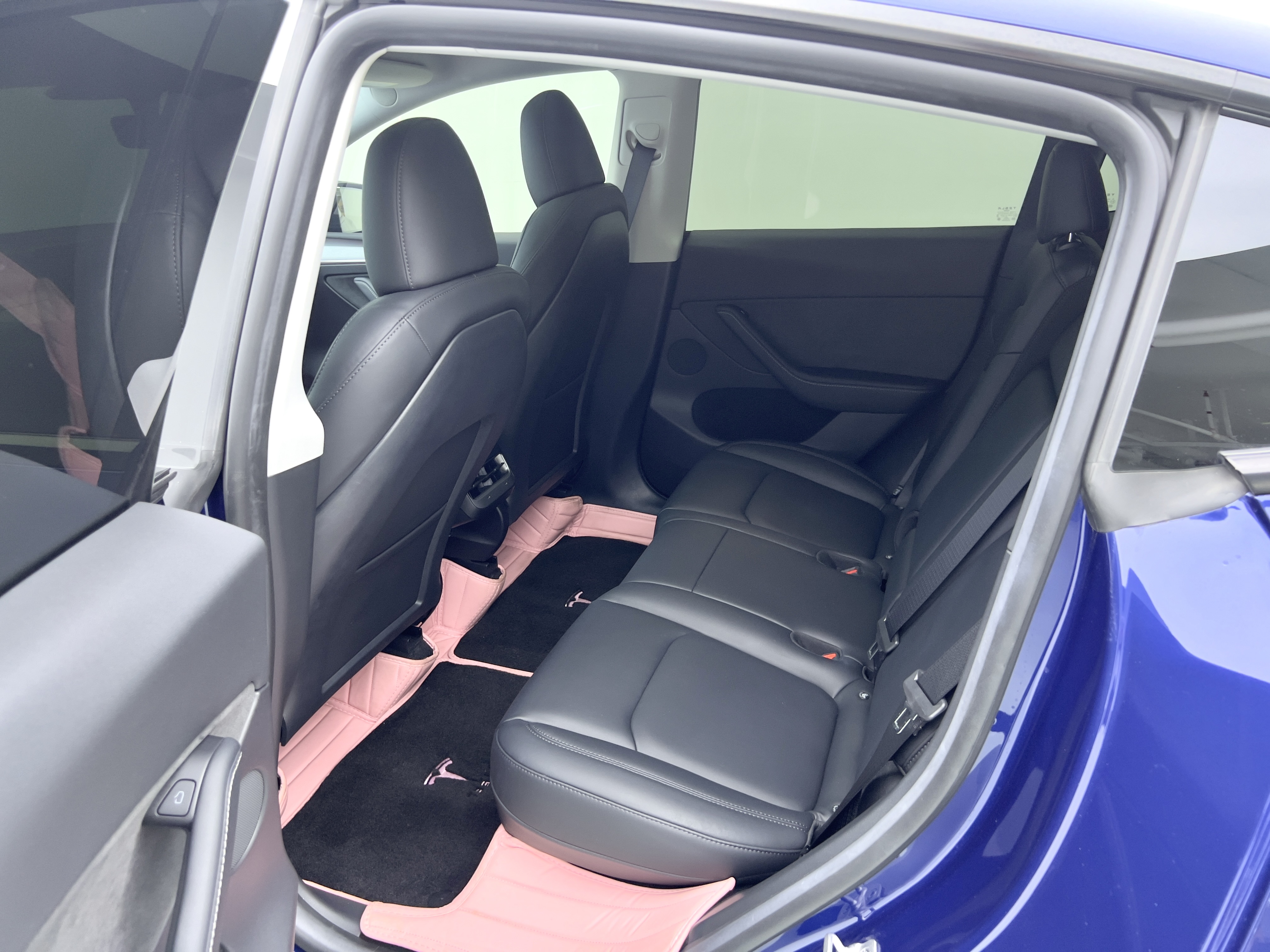 Tesla Model Y 2023 #15 Tesla Model Y 2023 car image #15