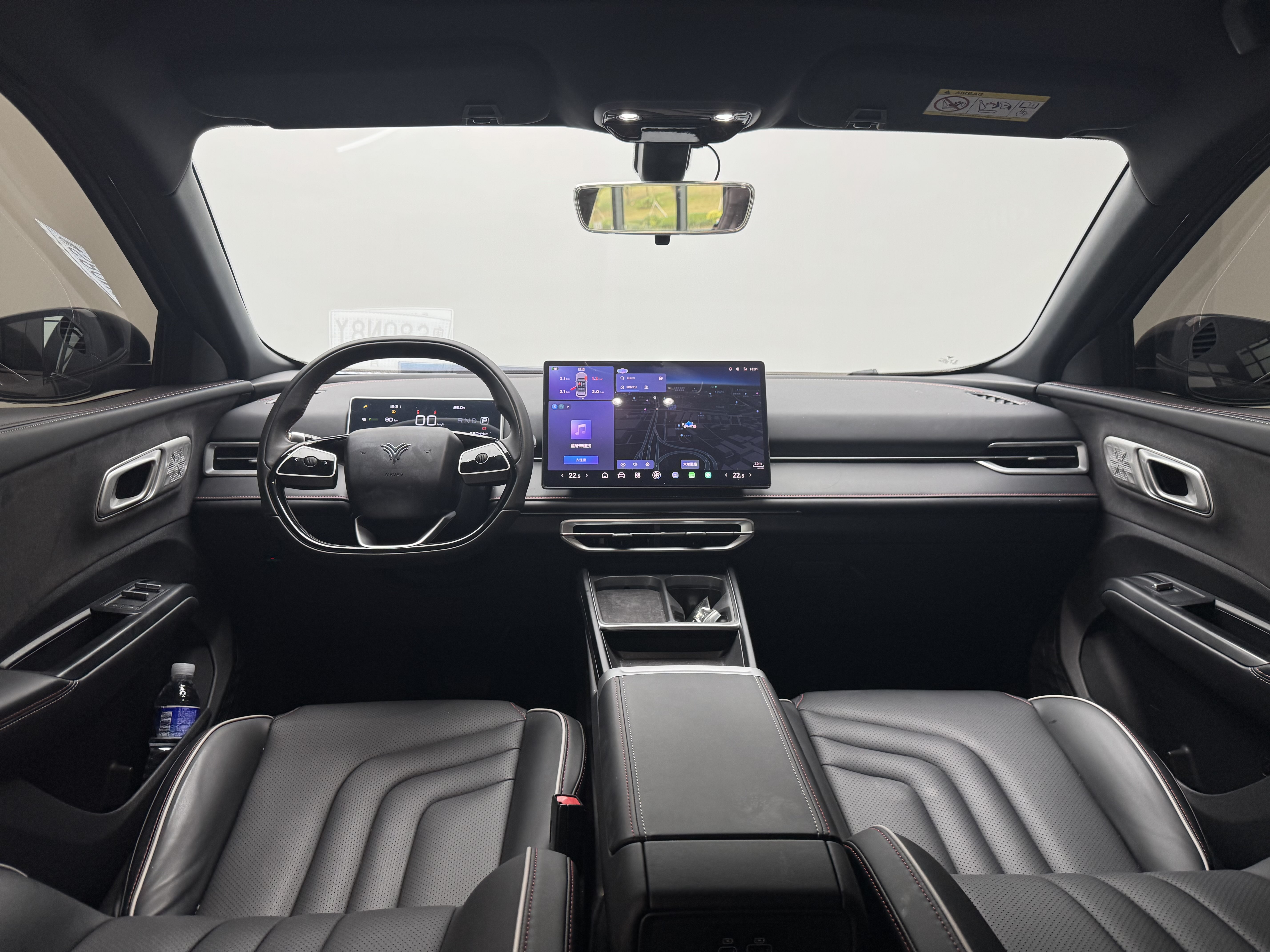 哪吒汽车 哪吒X 2023 汽车图片 #15